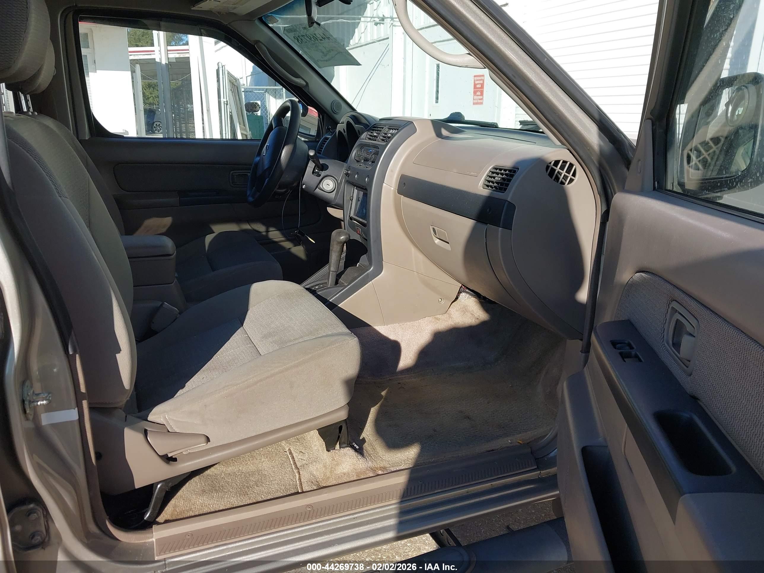 NISSAN FRONTIER image 5