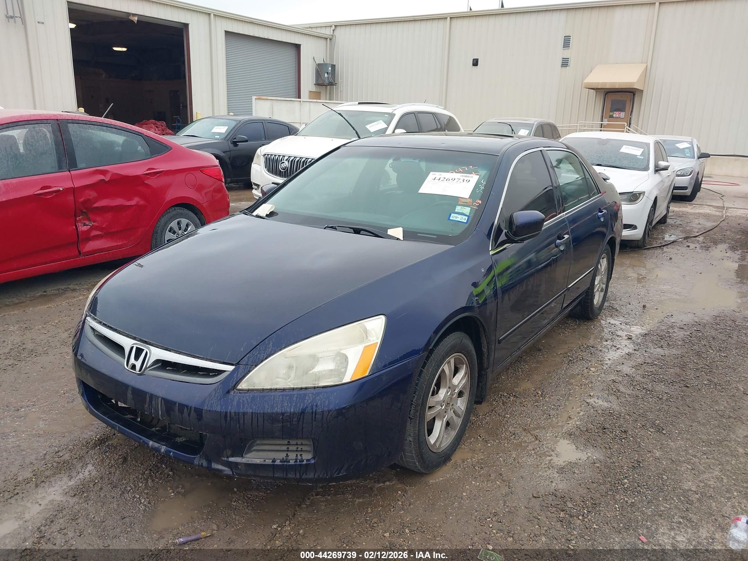 HONDA ACCORD image 2