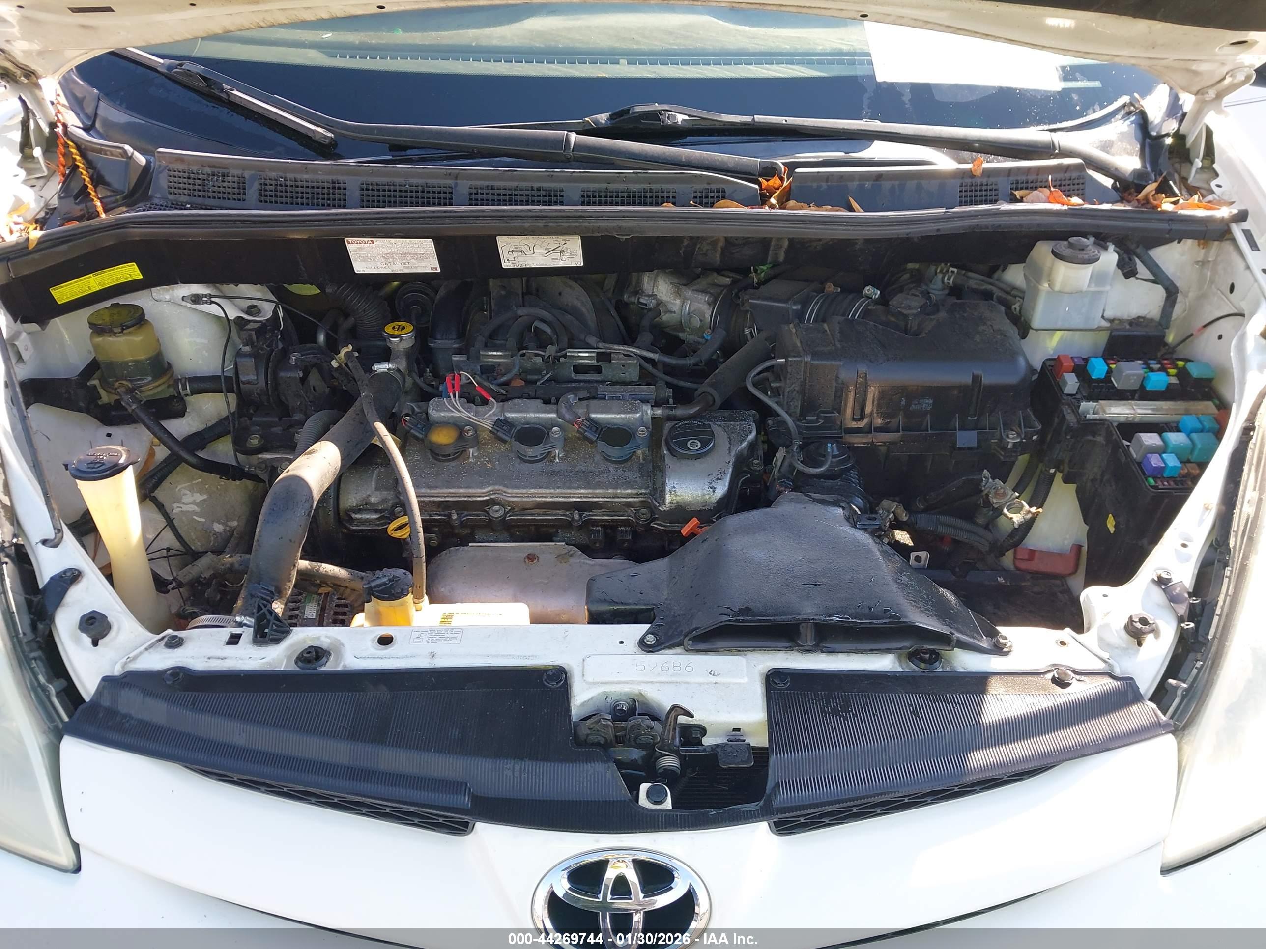 TOYOTA SIENNA image 10