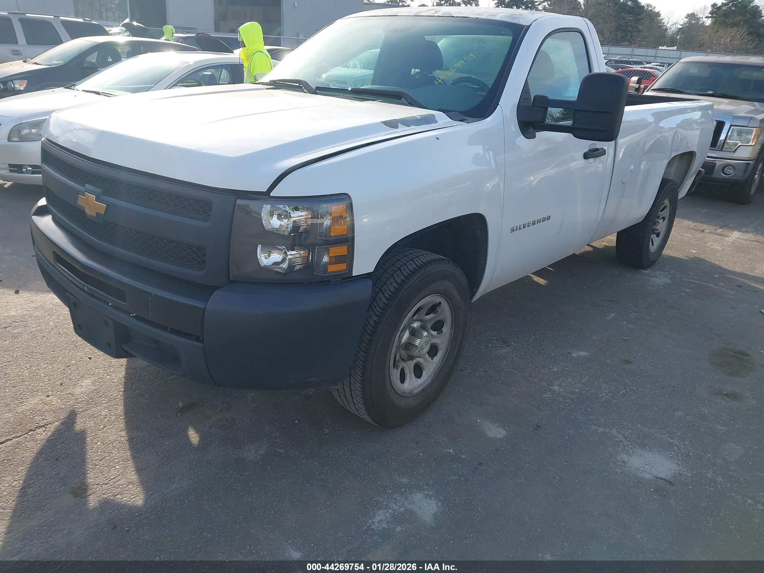 CHEVROLET SILVERADO image 2