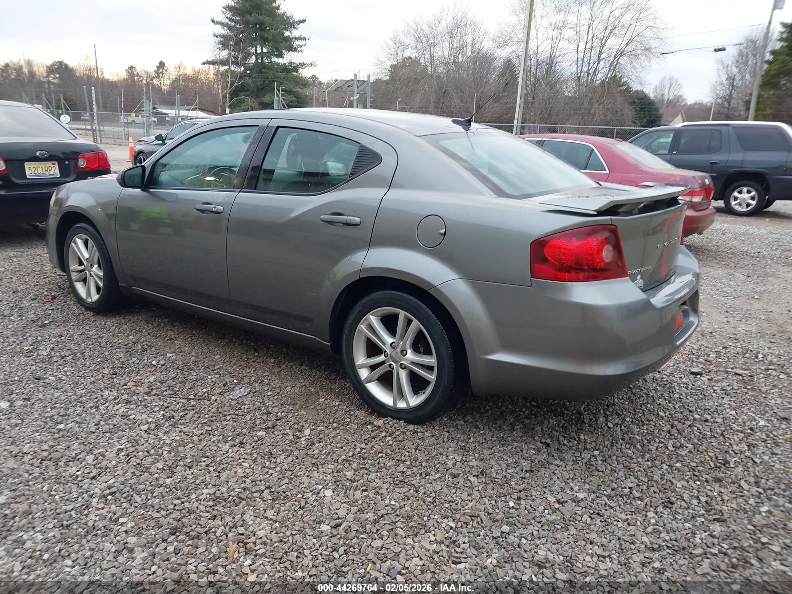 DODGE AVENGER image 3
