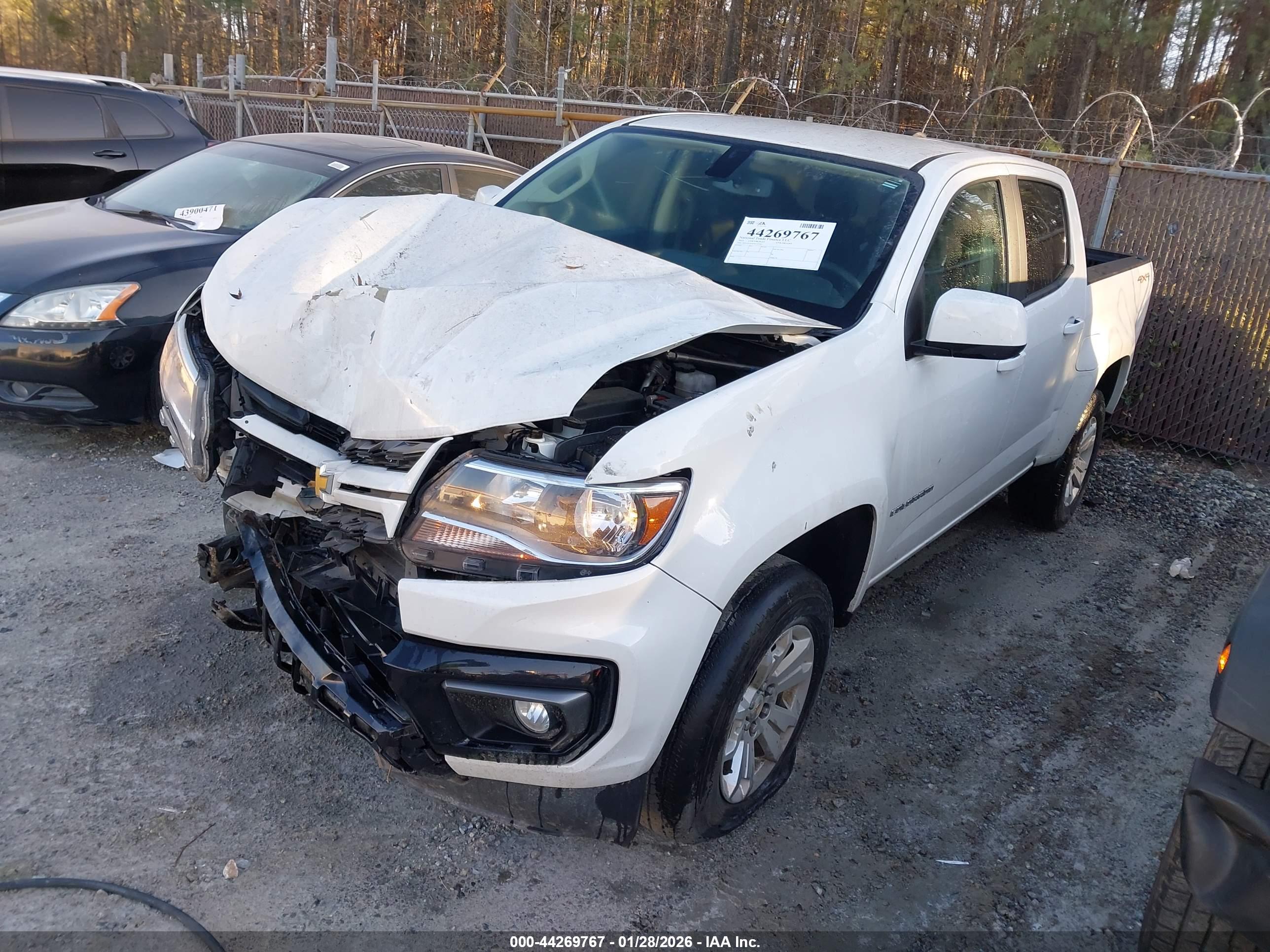 CHEVROLET COLORADO image 2