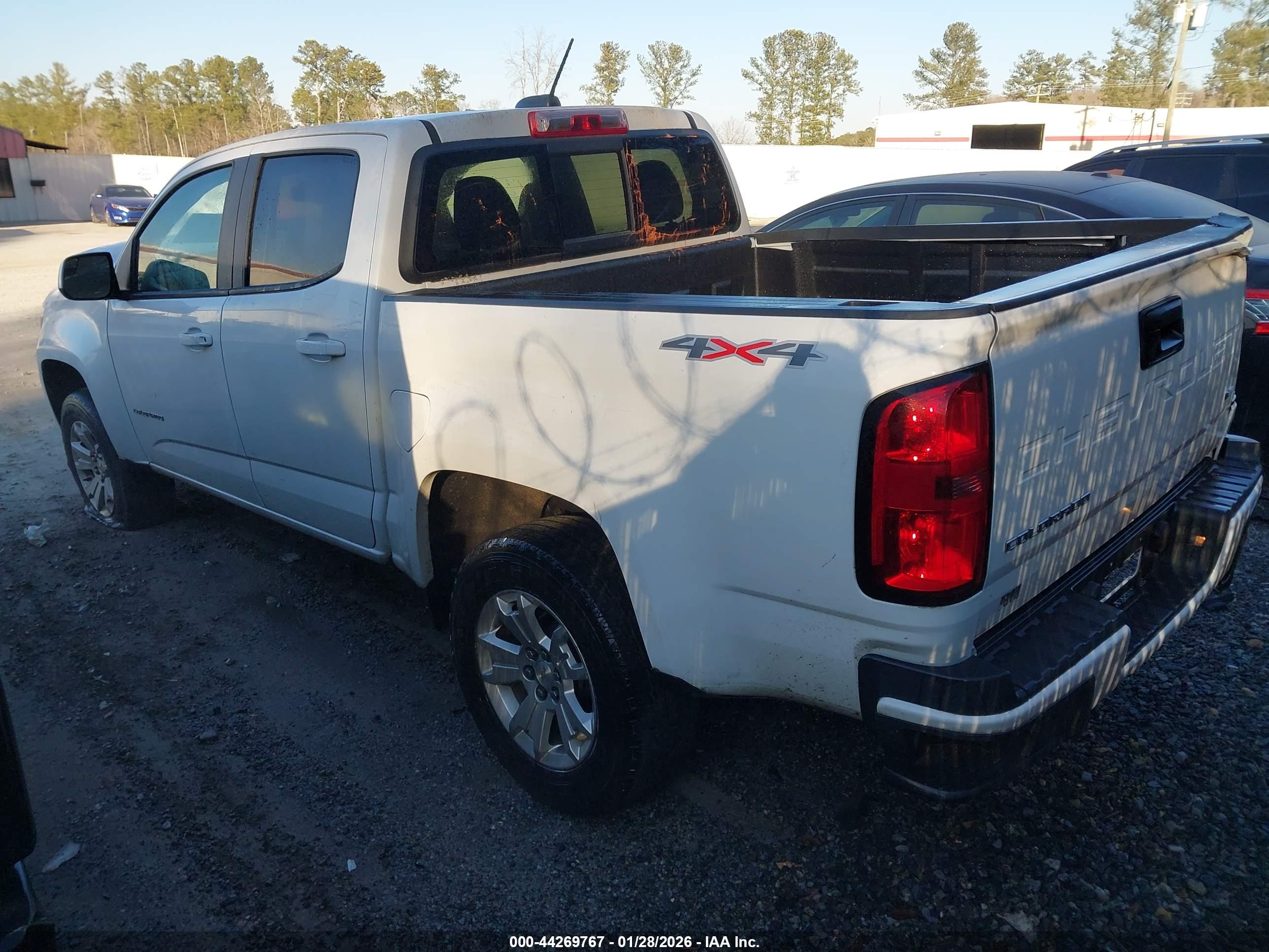 CHEVROLET COLORADO image 3