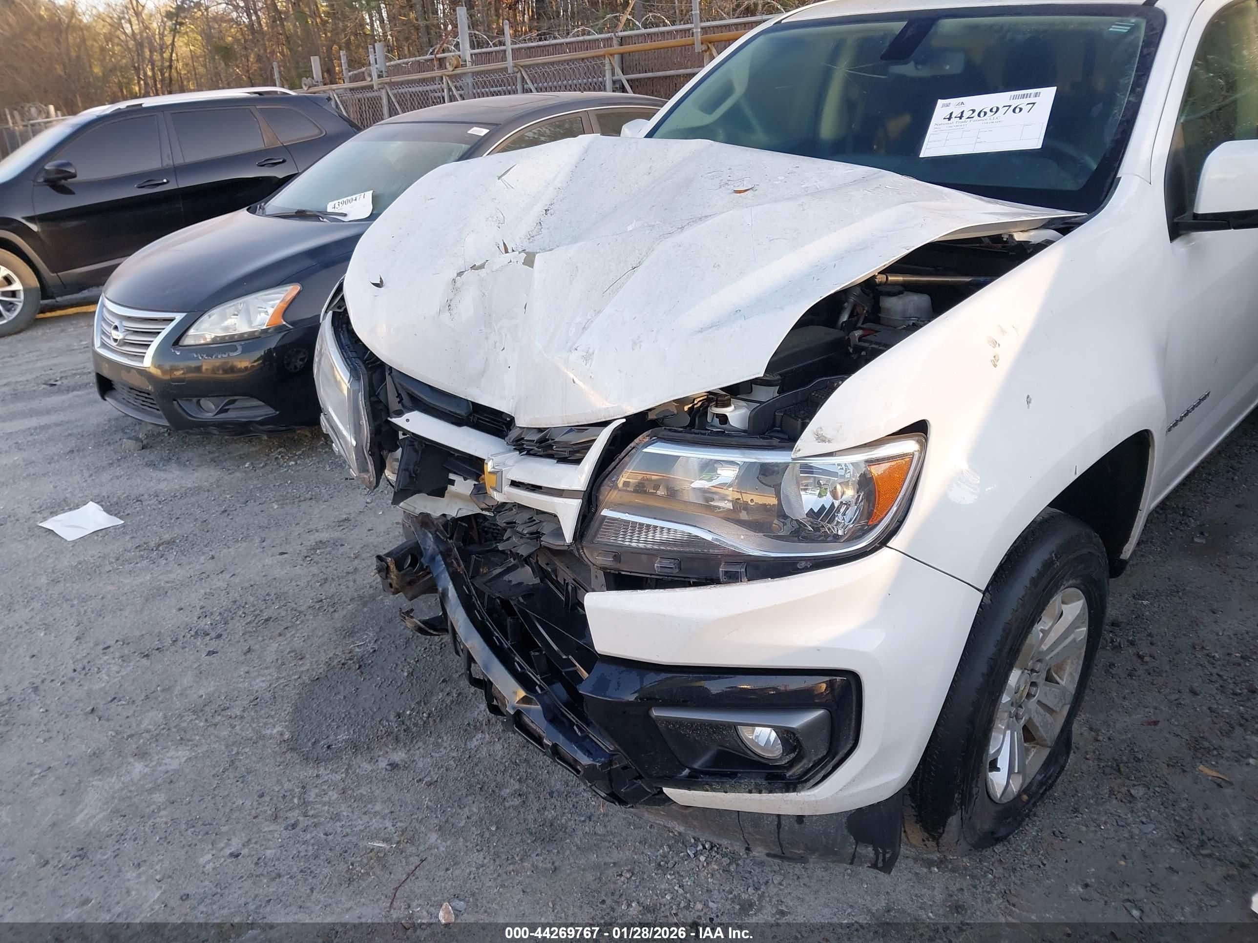 CHEVROLET COLORADO image 6