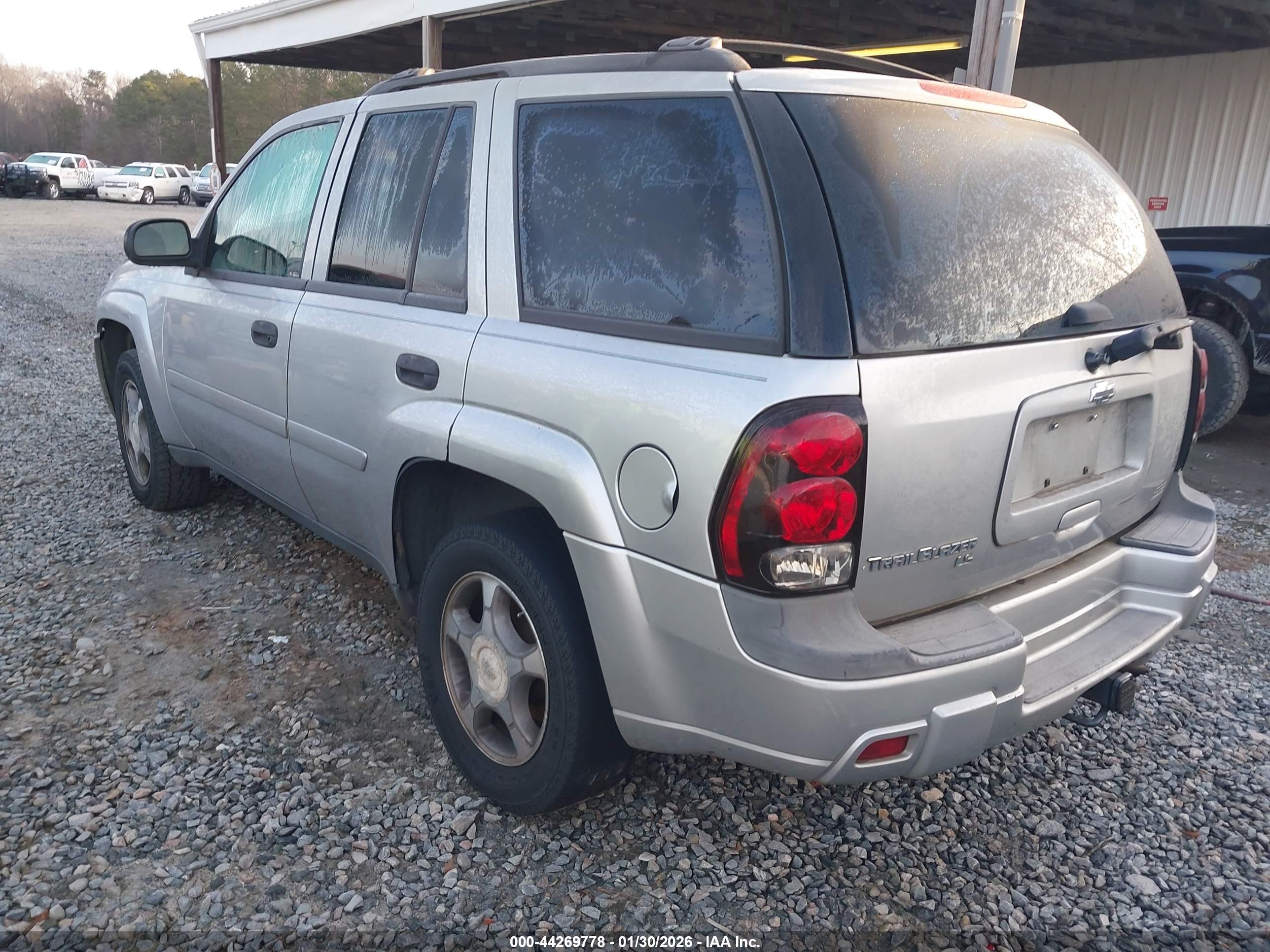 CHEVROLET TRAILBLAZER image 3