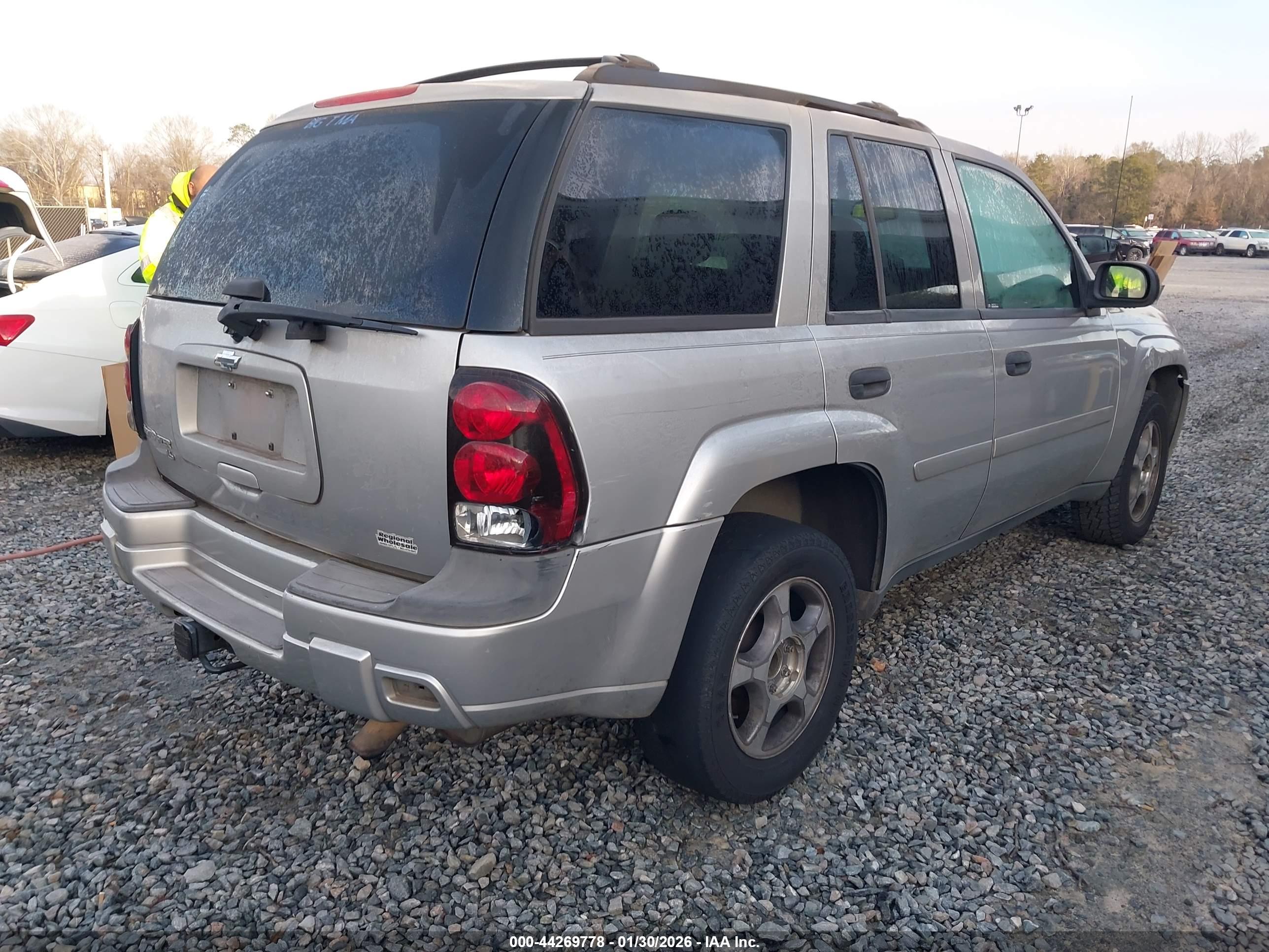 CHEVROLET TRAILBLAZER image 4
