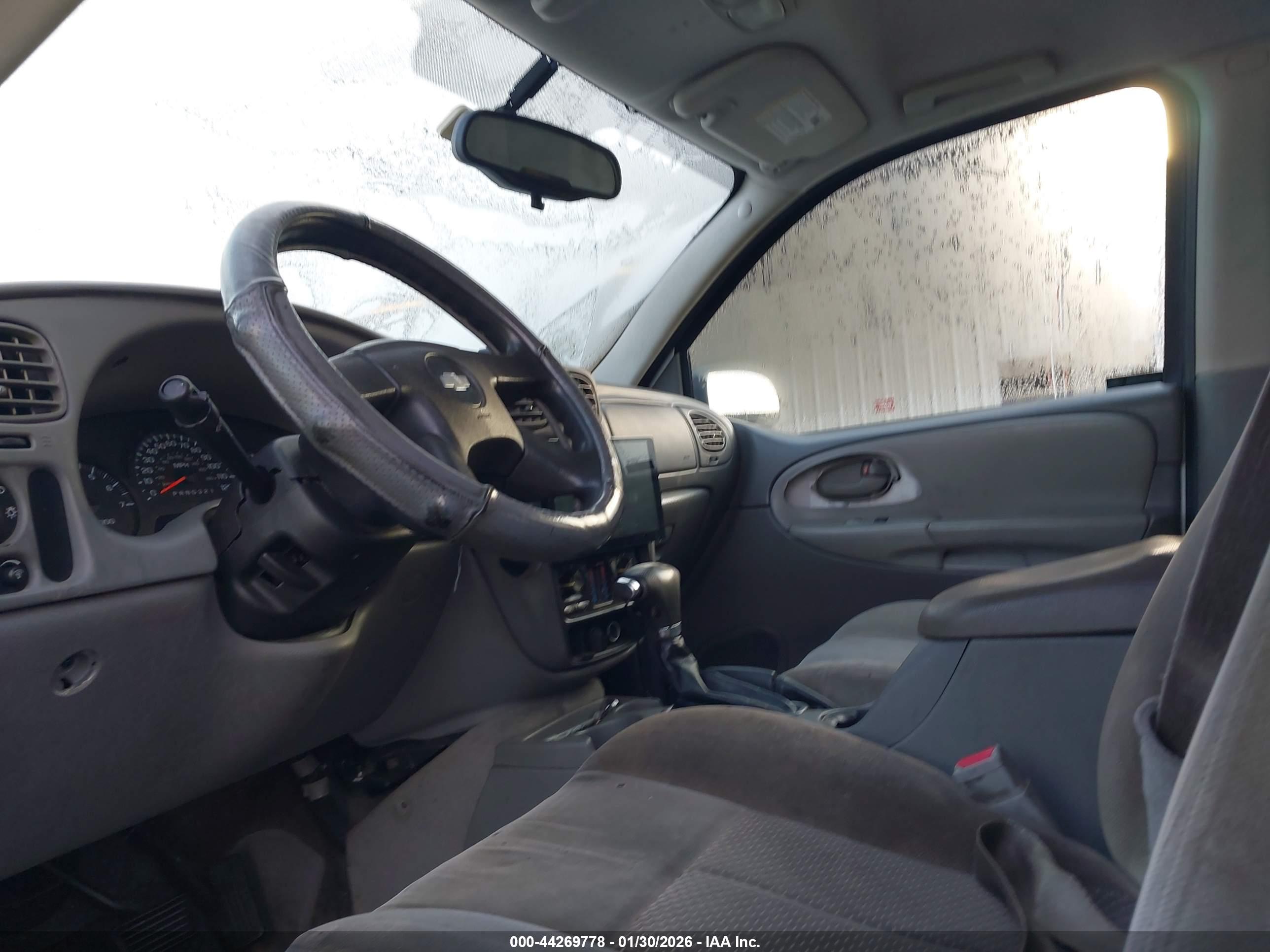 CHEVROLET TRAILBLAZER image 5