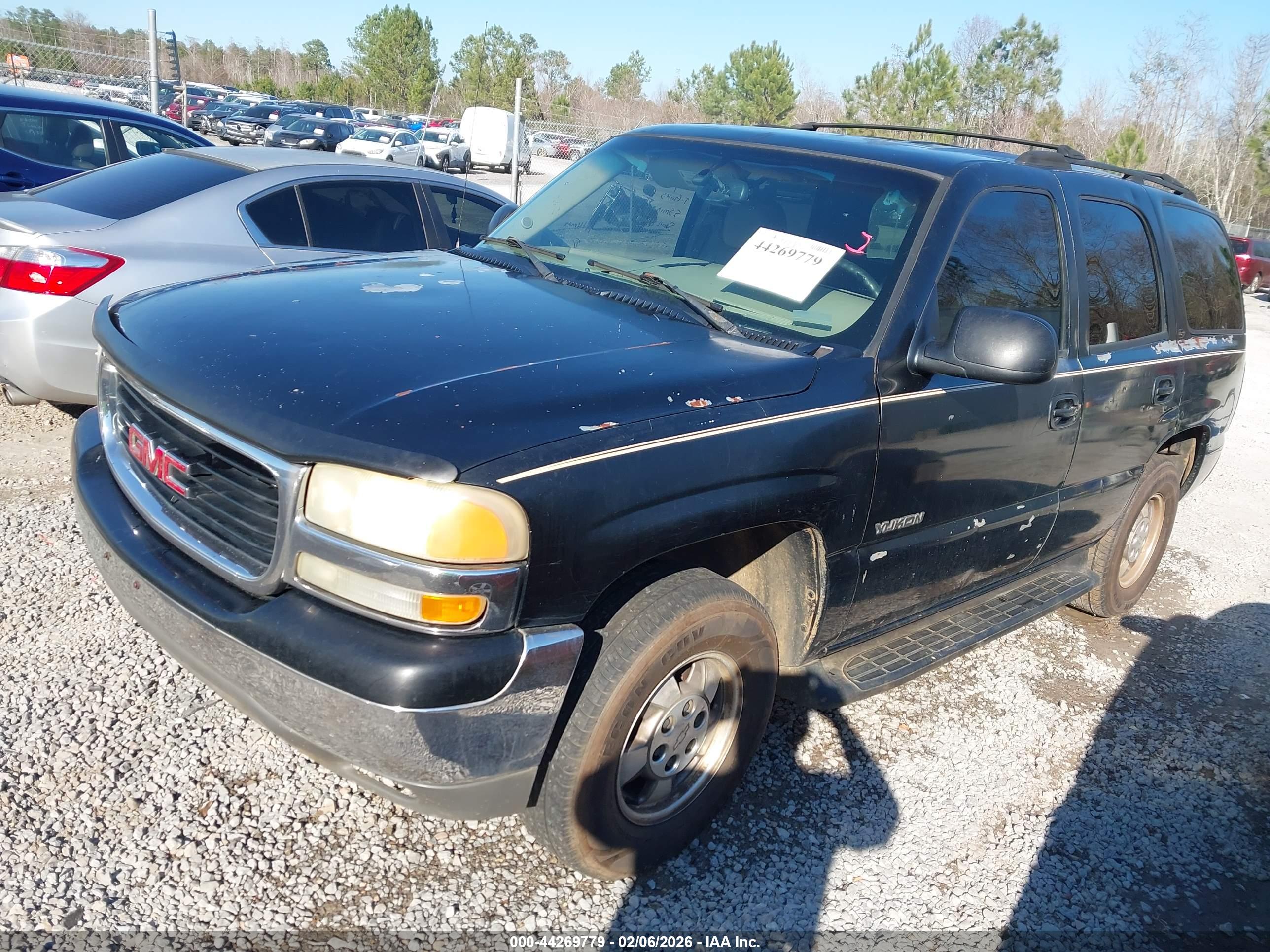 GMC YUKON image 2