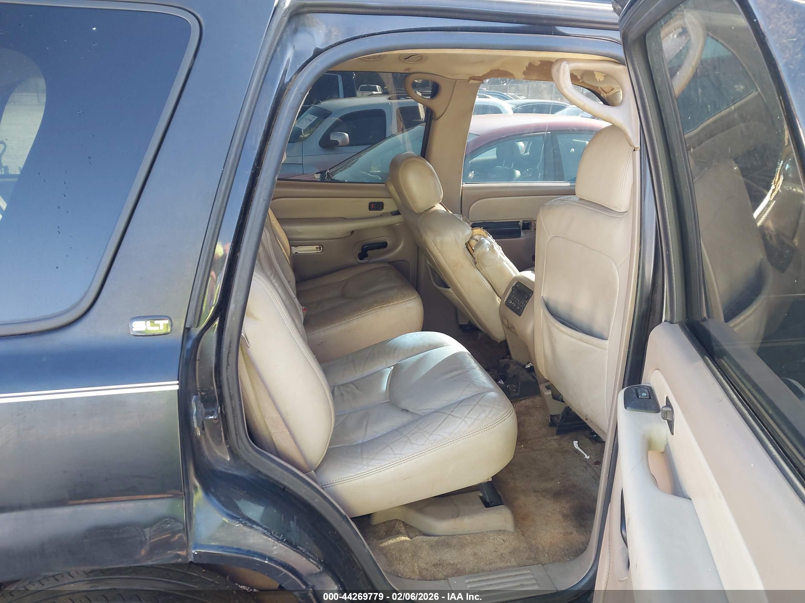 GMC YUKON image 8