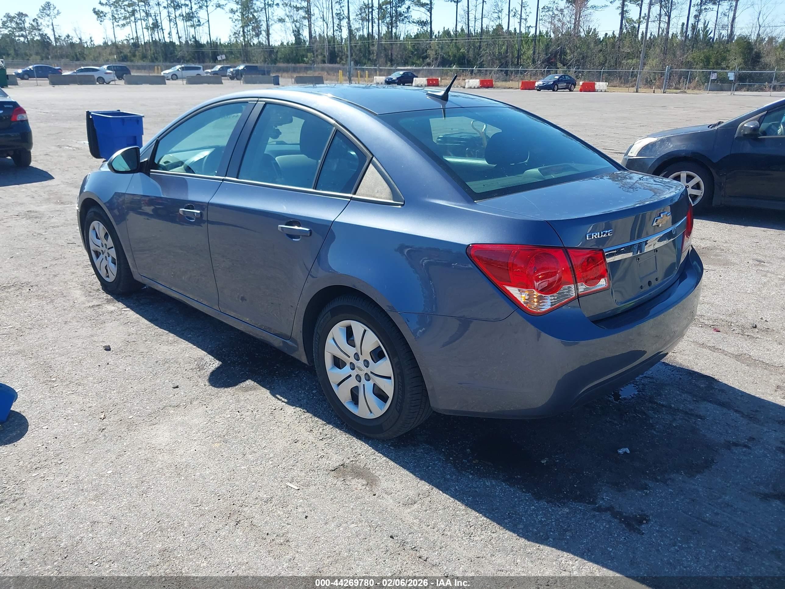 CHEVROLET CRUZE image 3