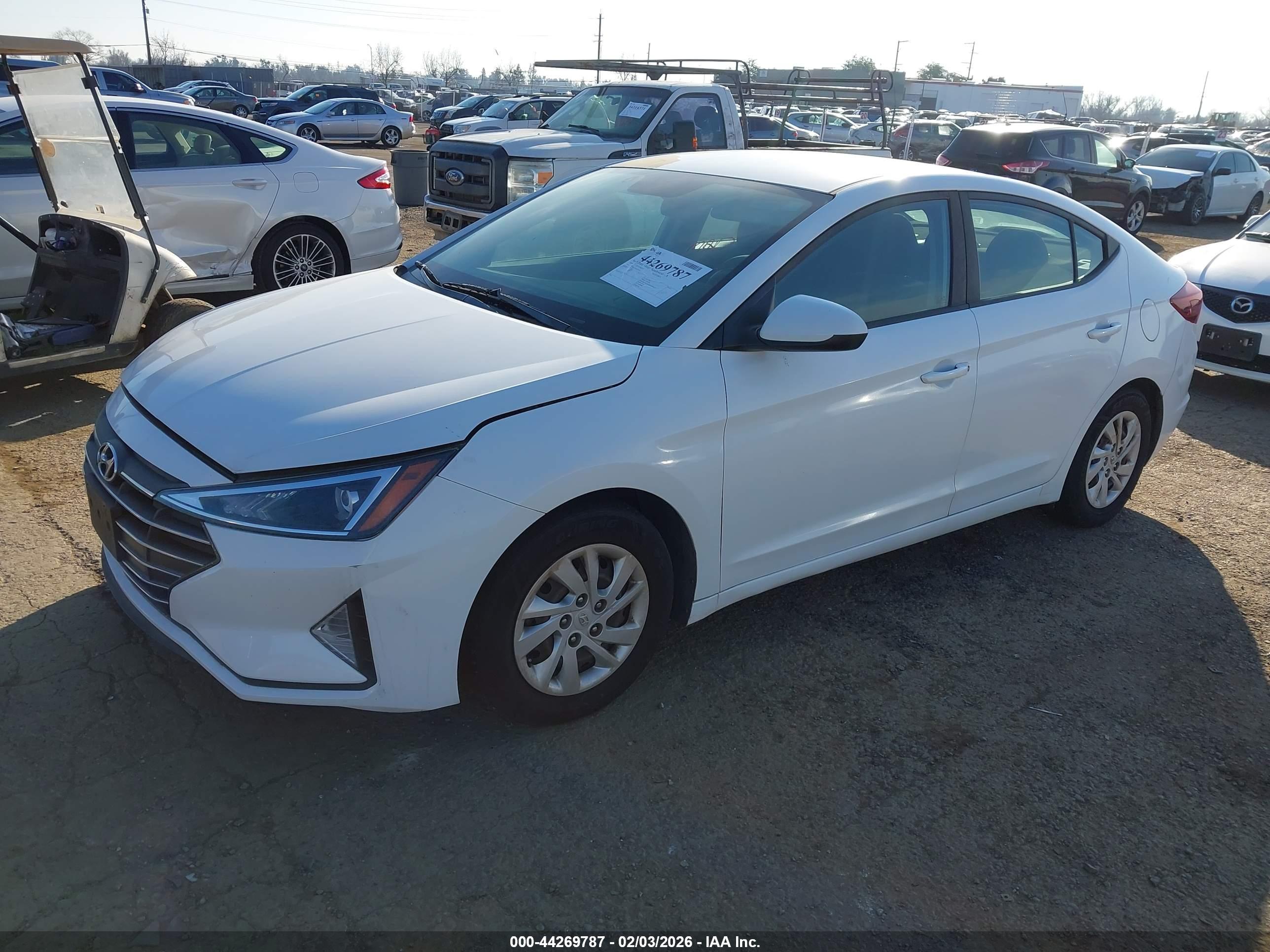 HYUNDAI ELANTRA image 2