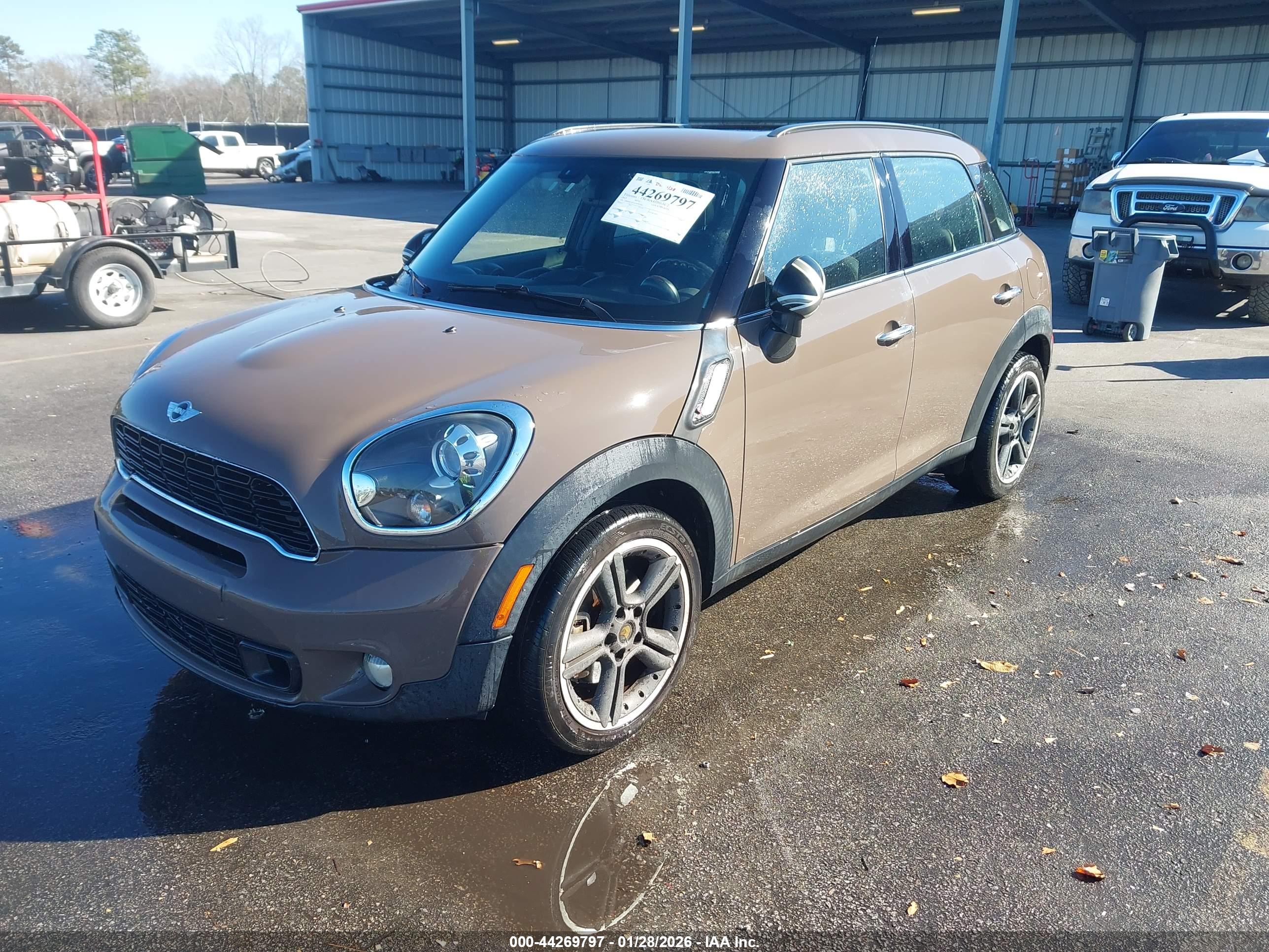 MINI COUNTRYMAN image 2