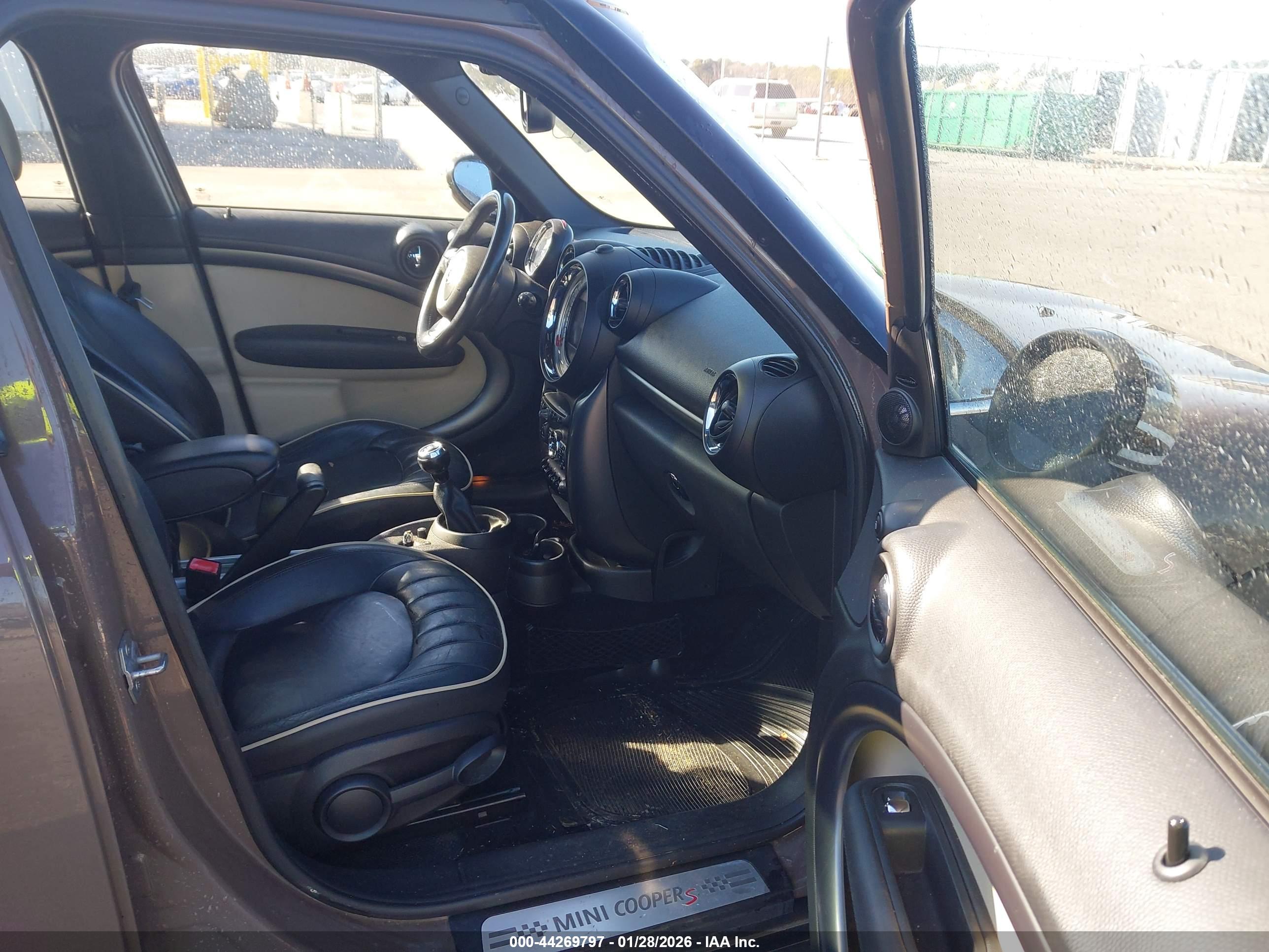 MINI COUNTRYMAN image 5