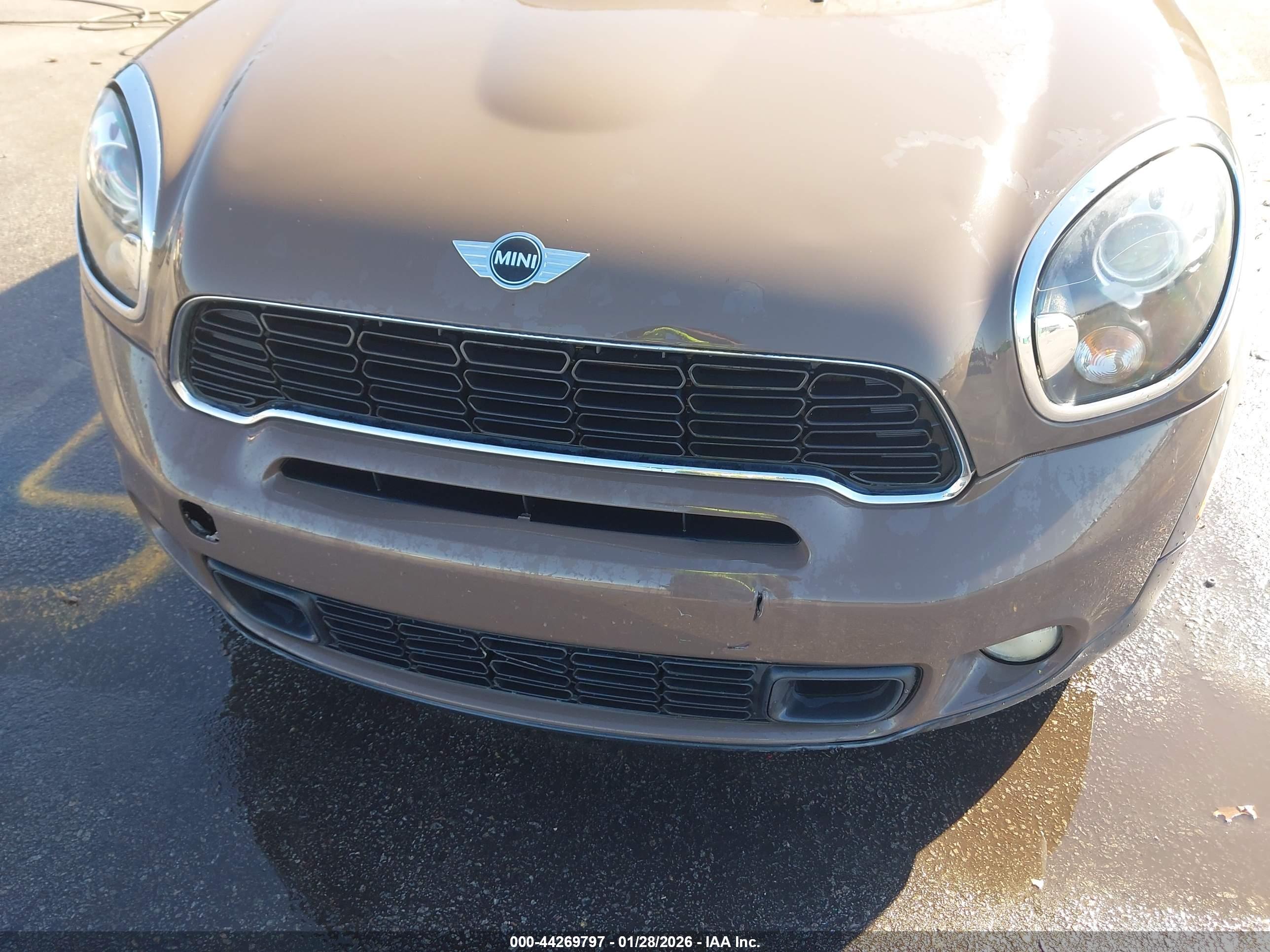 MINI COUNTRYMAN image 6