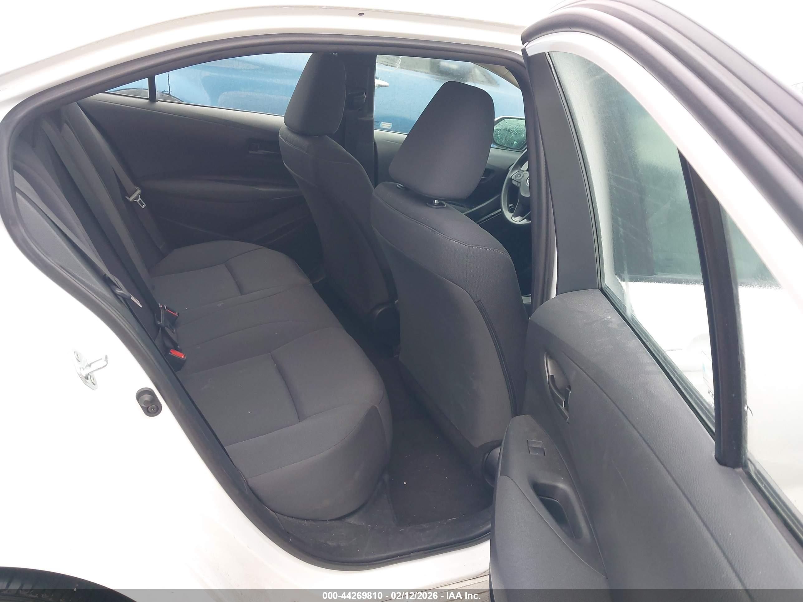 TOYOTA COROLLA image 8