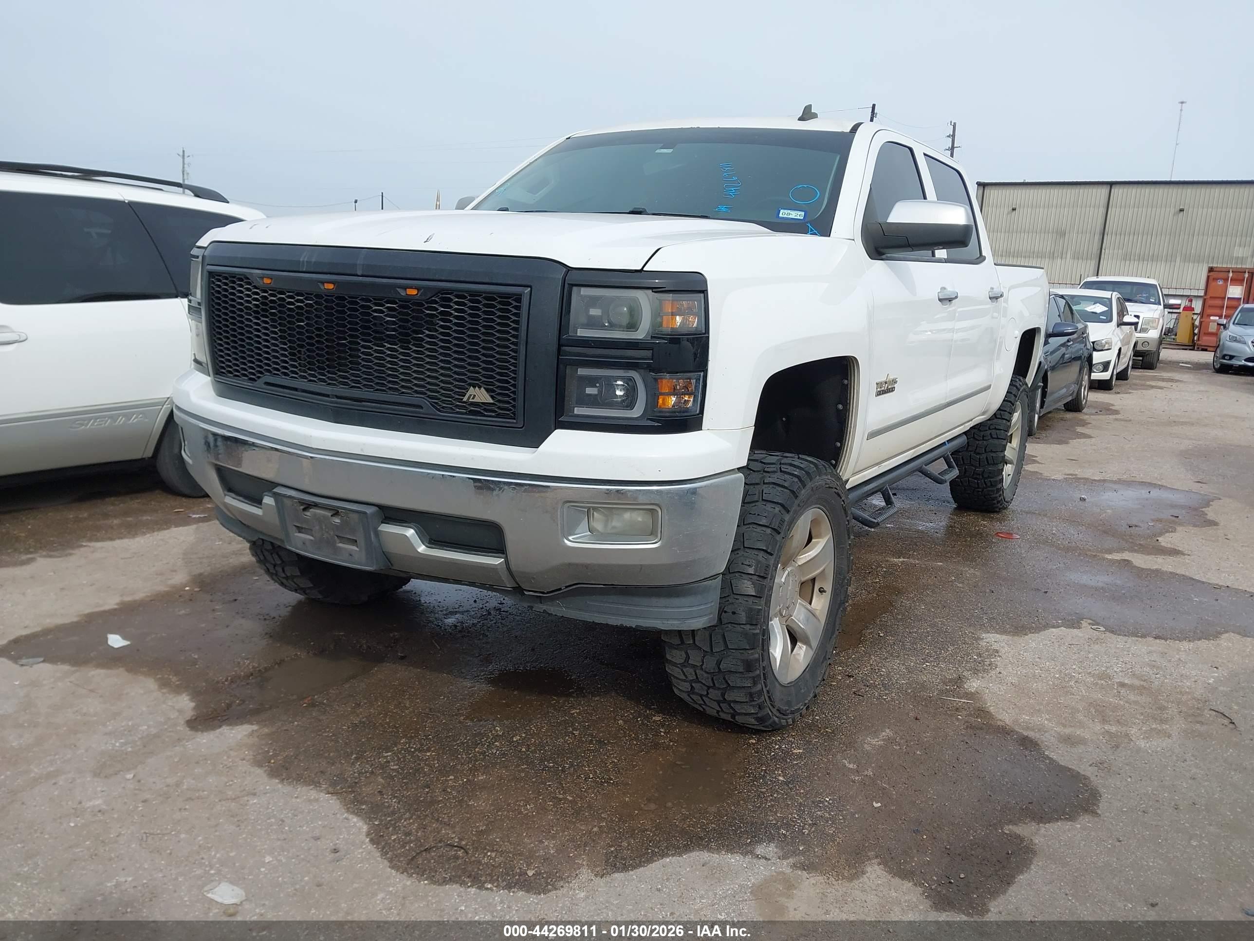 CHEVROLET SILVERADO image 2