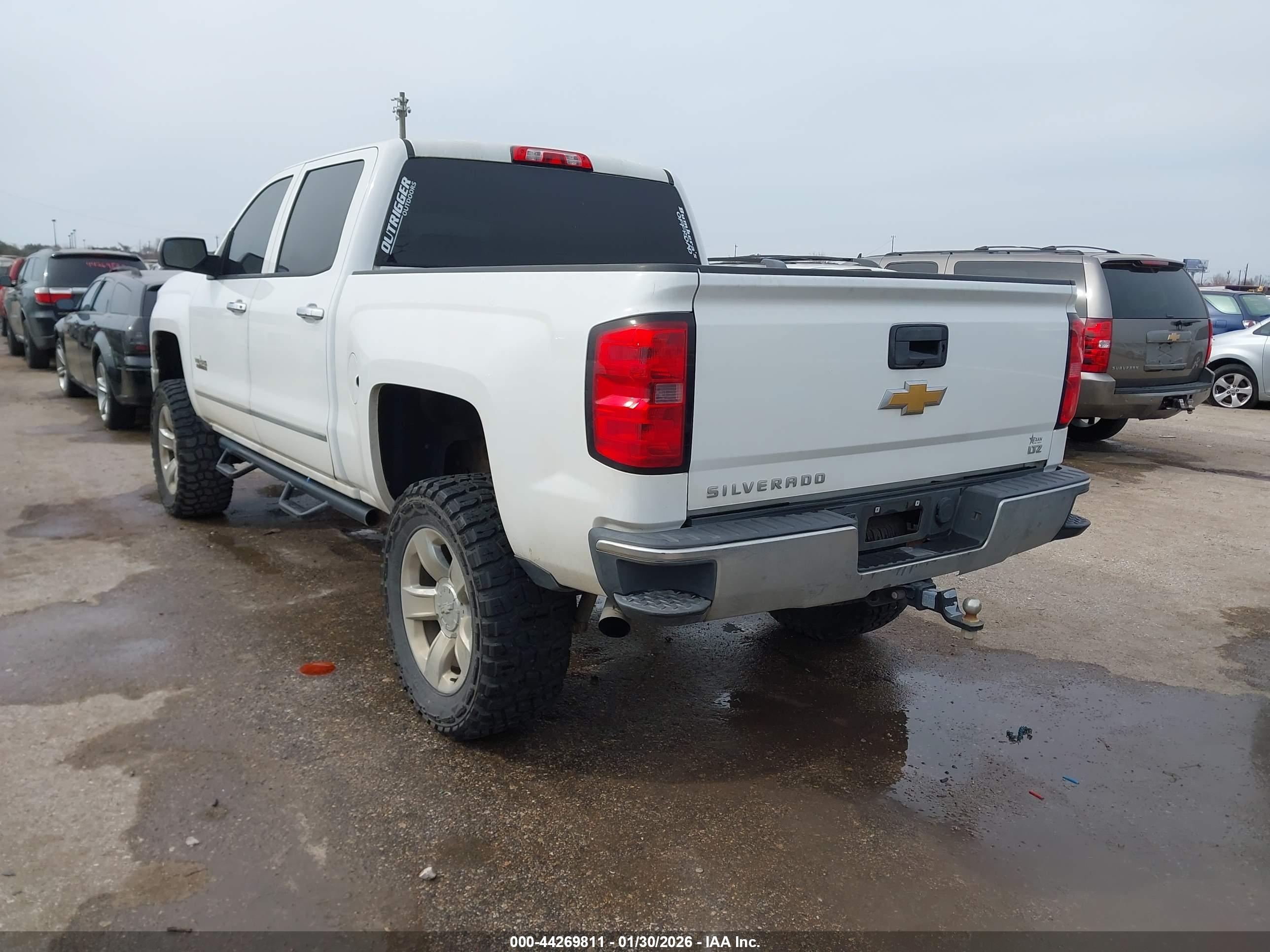 CHEVROLET SILVERADO image 3