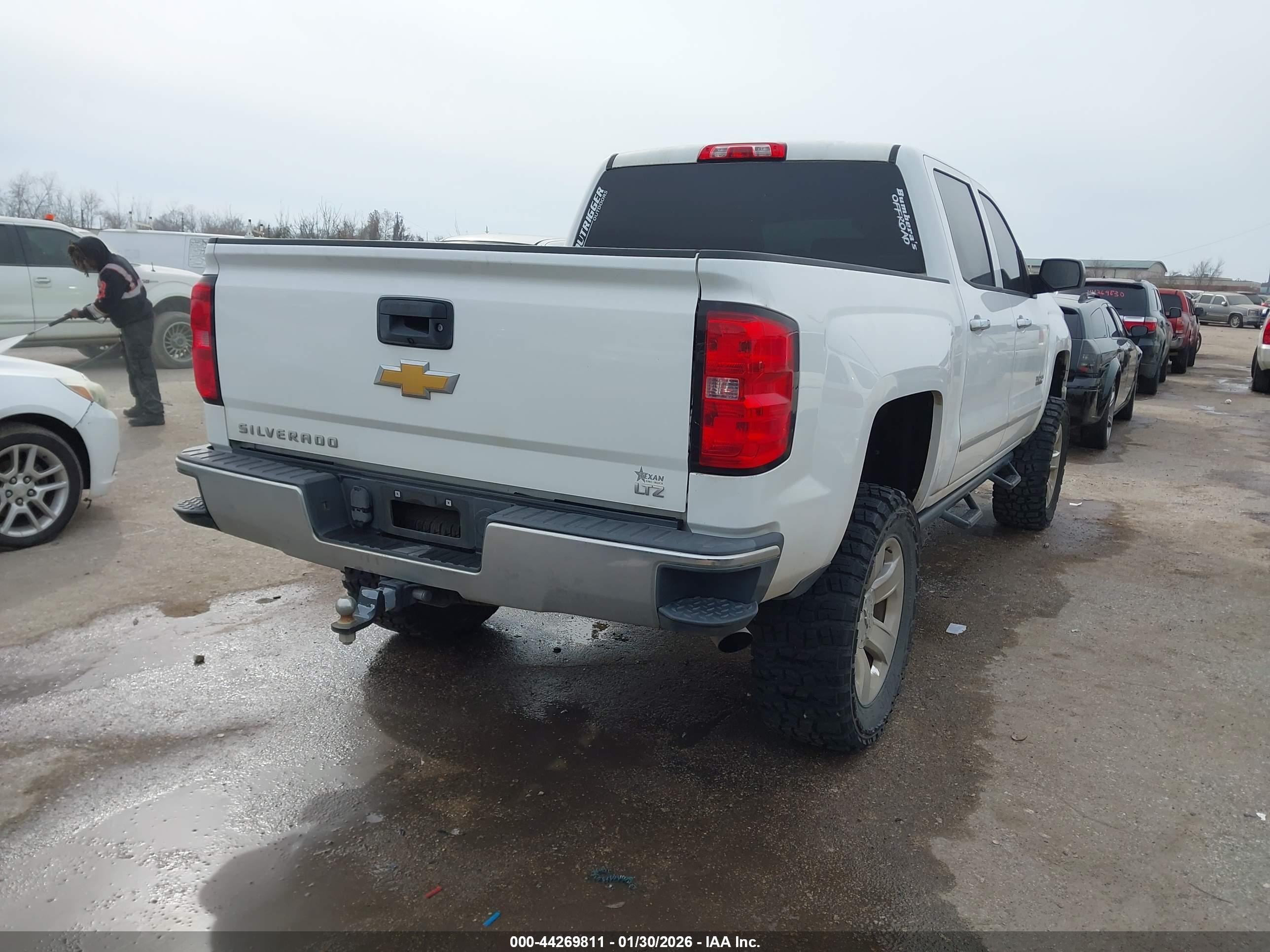 CHEVROLET SILVERADO image 4