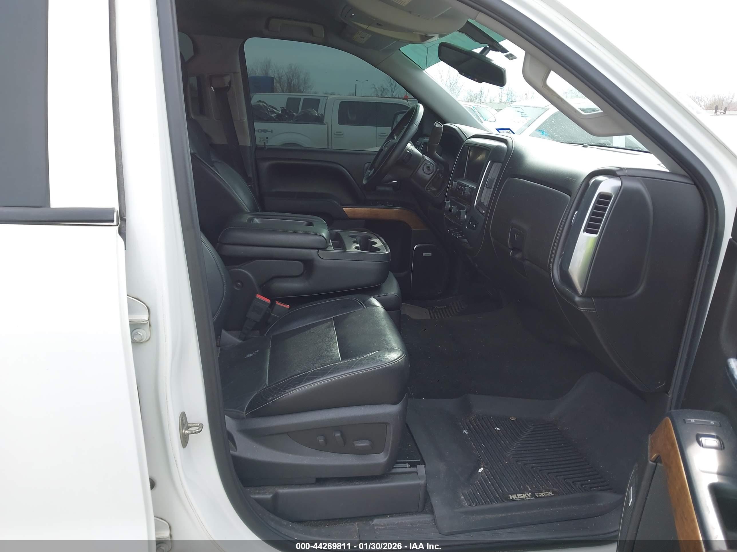 CHEVROLET SILVERADO image 5