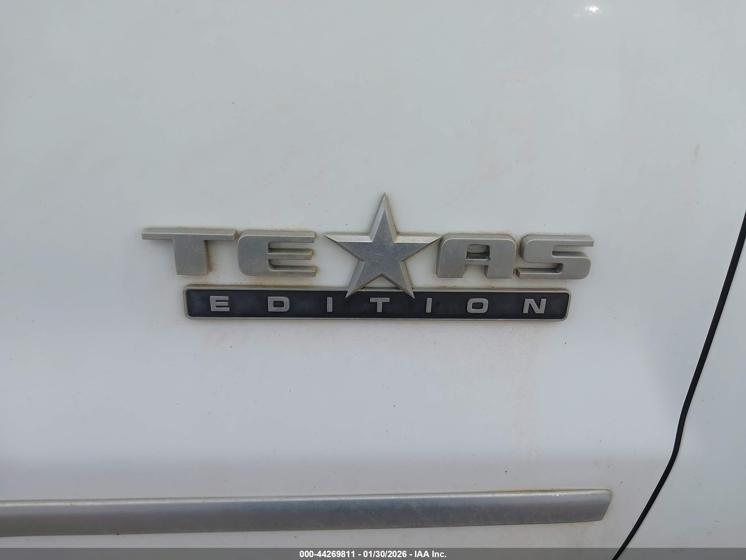 CHEVROLET SILVERADO image 6