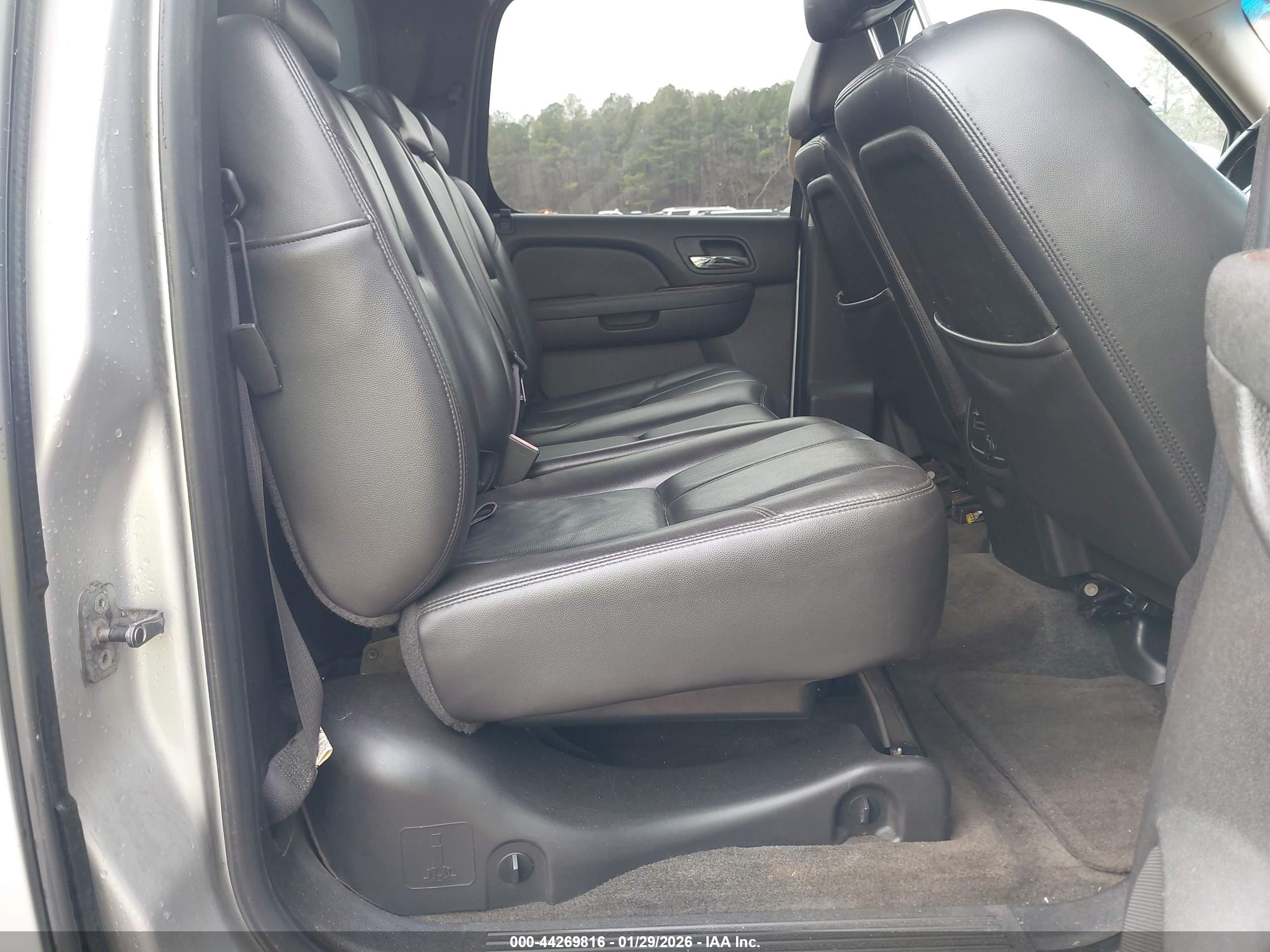 CHEVROLET AVALANCHE image 8