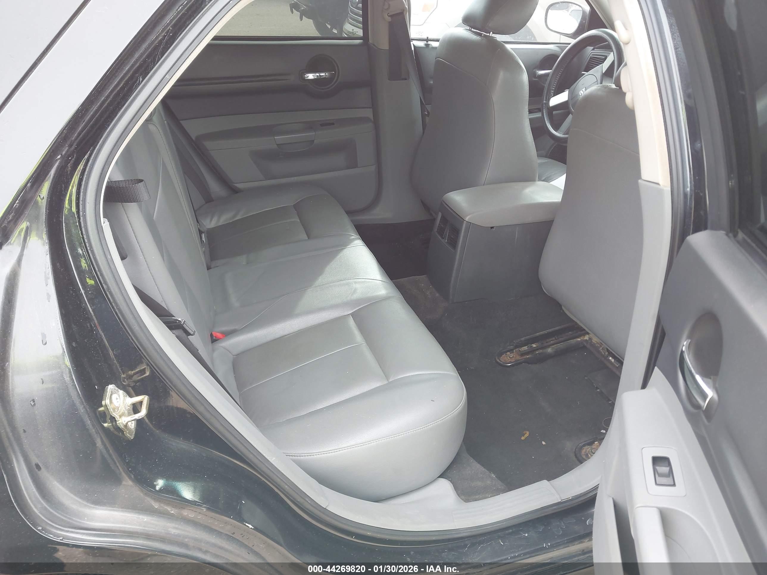 DODGE MAGNUM image 8