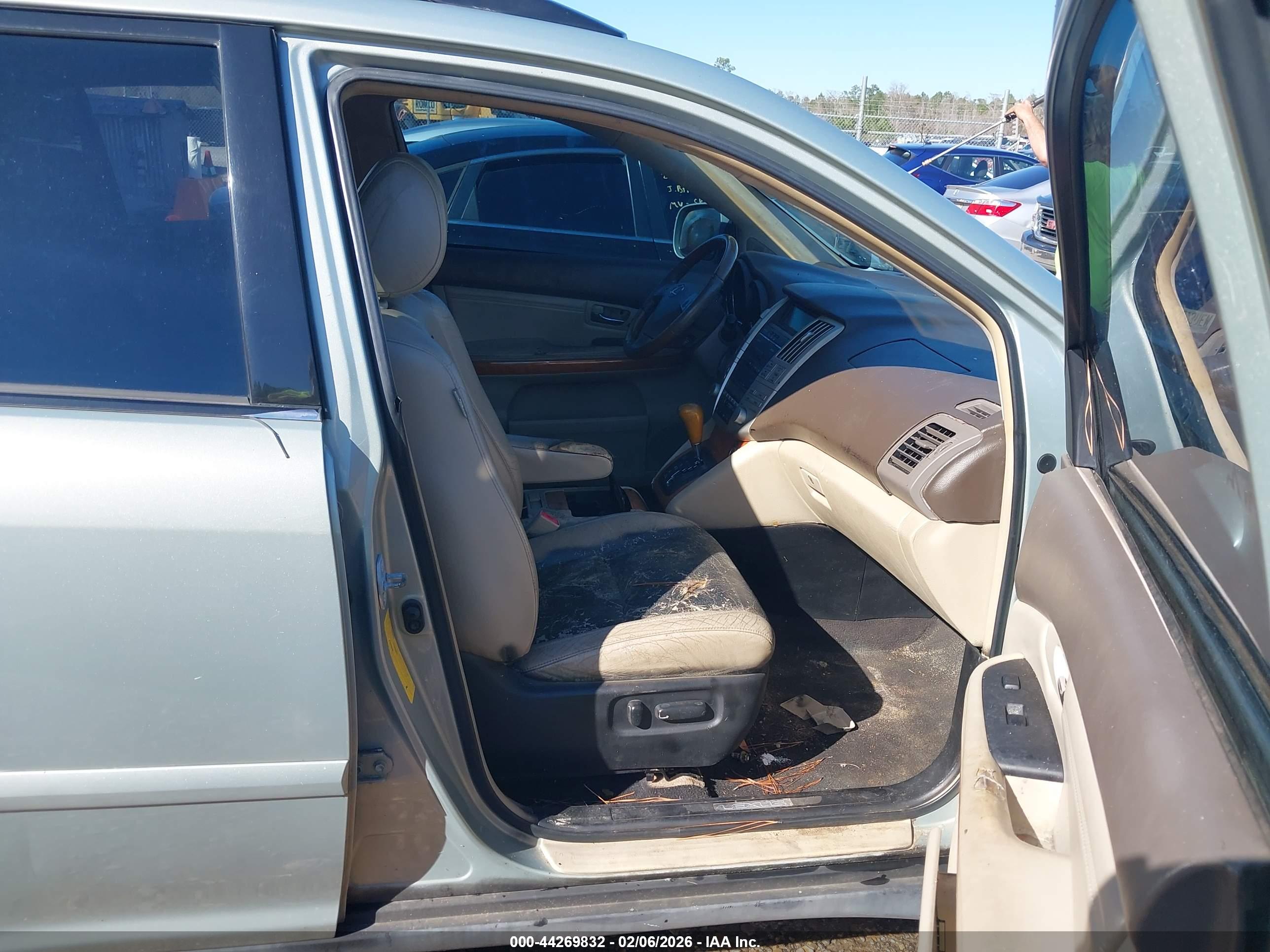LEXUS RX image 5