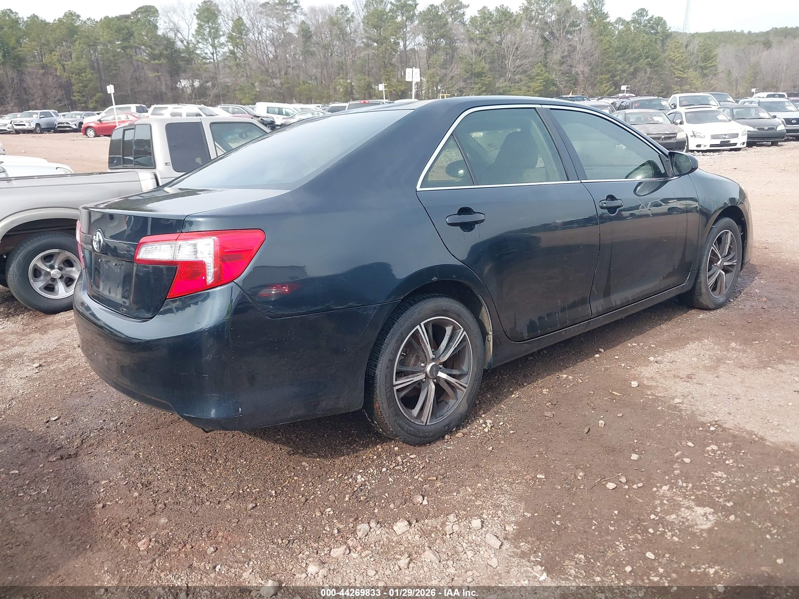 TOYOTA CAMRY image 4