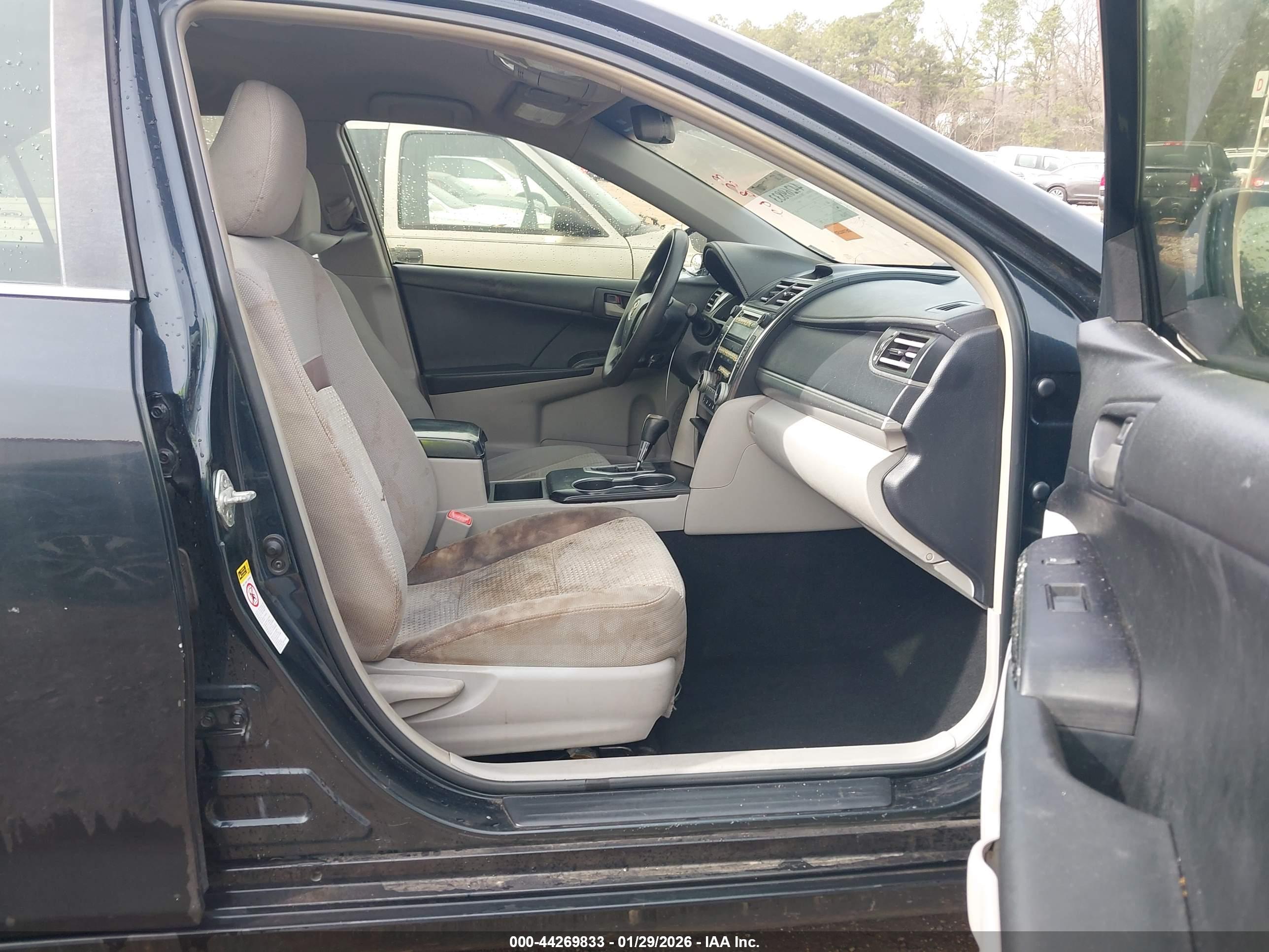 TOYOTA CAMRY image 5
