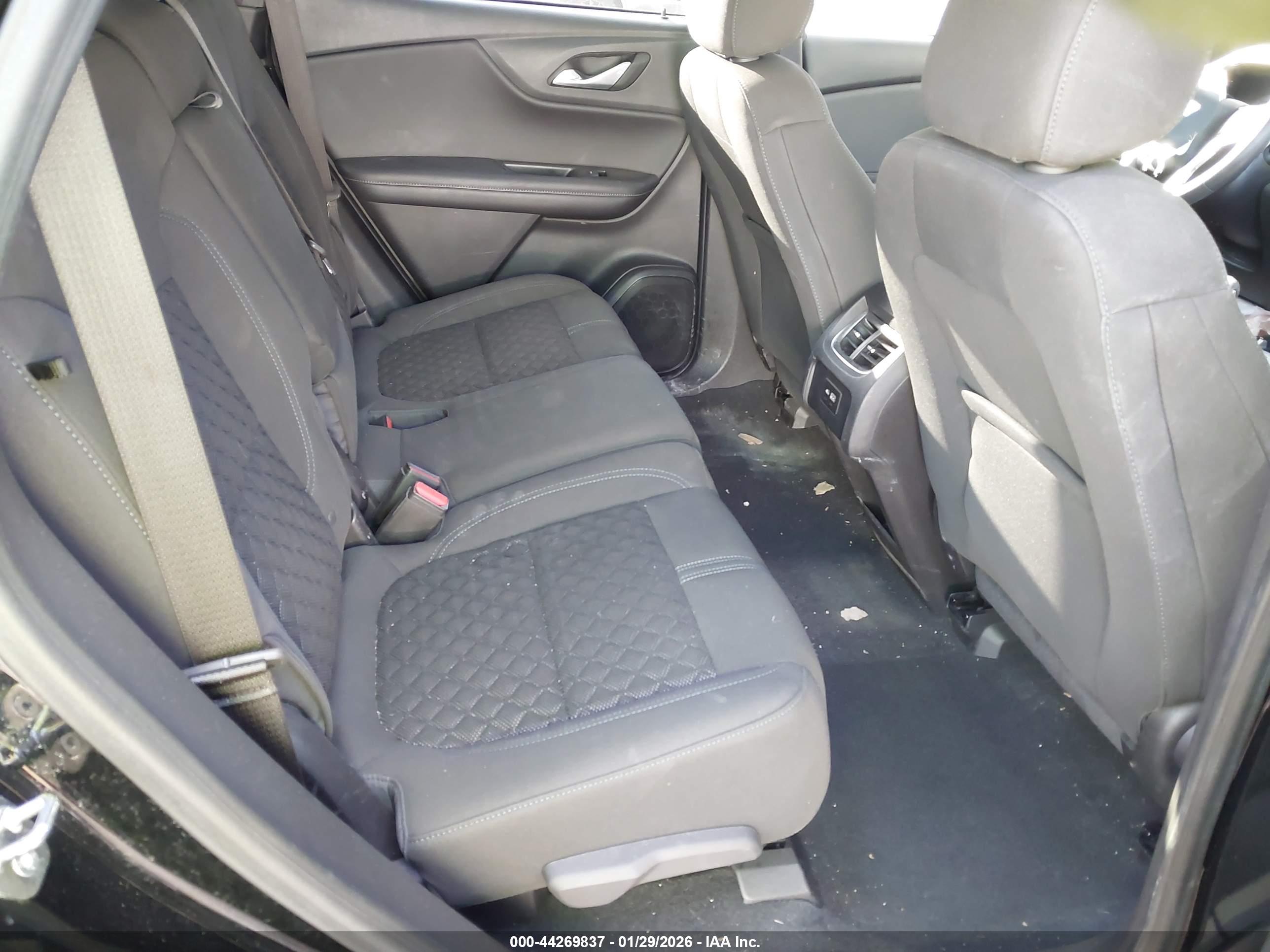 CHEVROLET BLAZER image 8