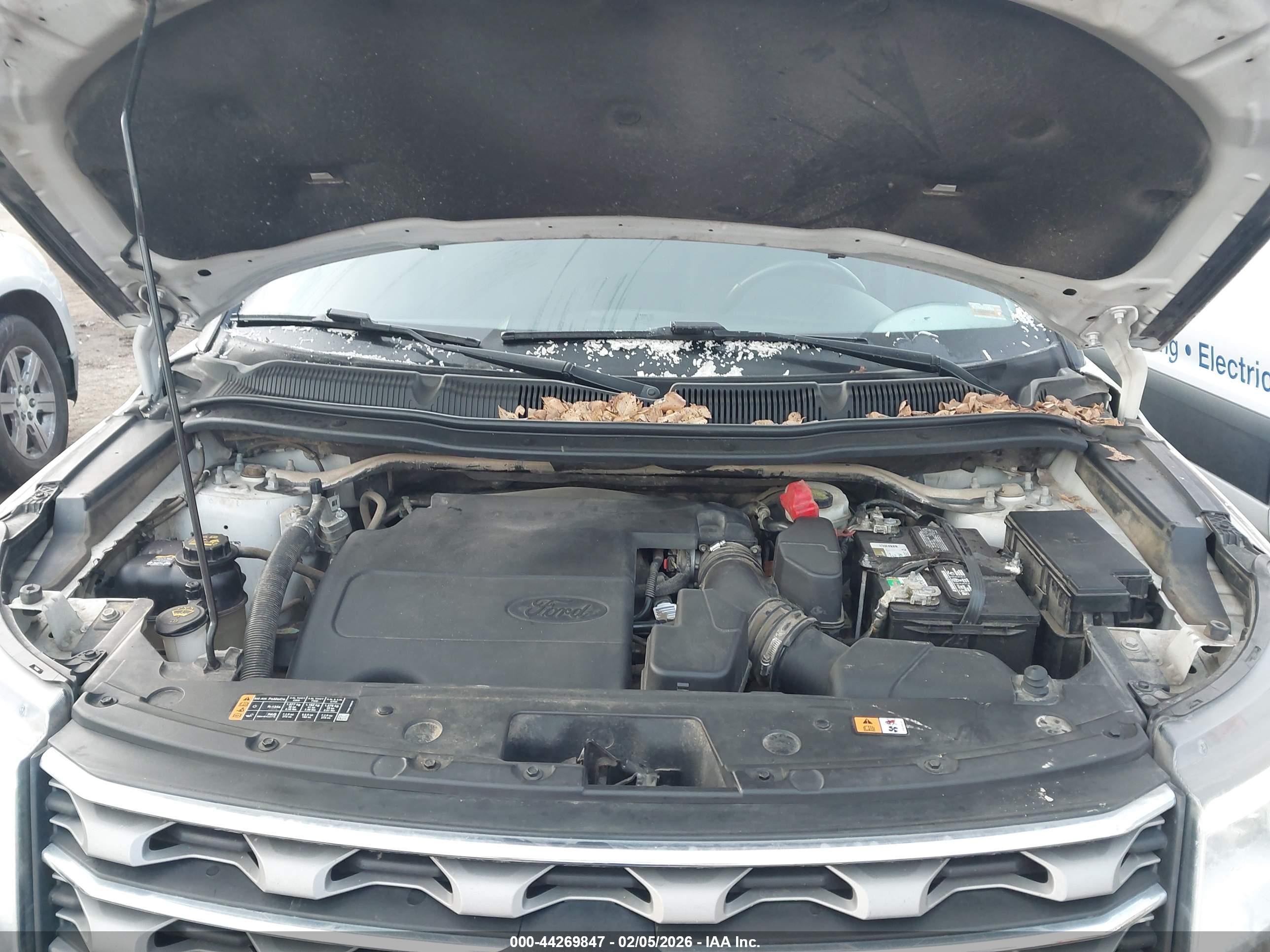 FORD EXPLORER image 10