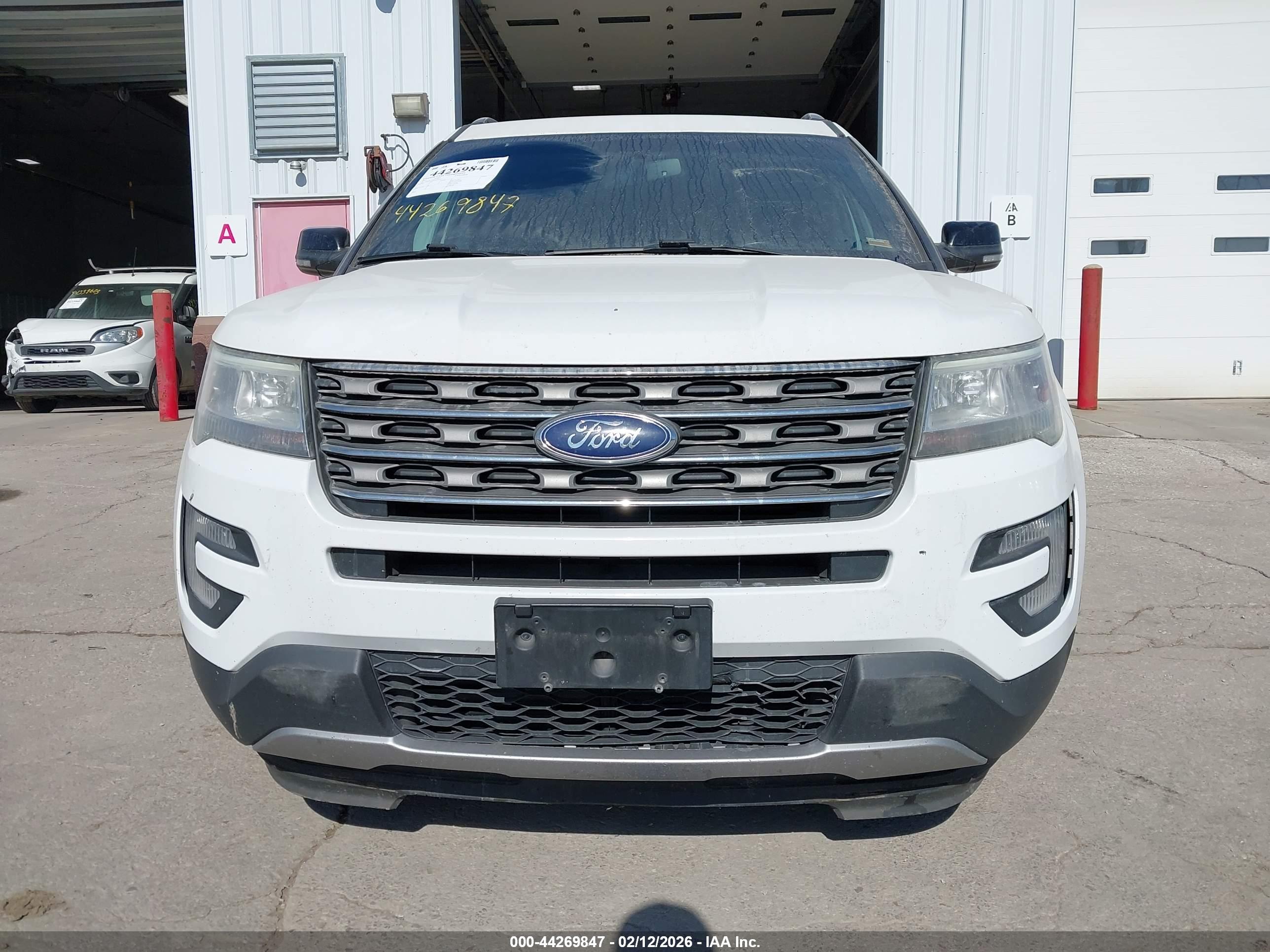 FORD EXPLORER image 6