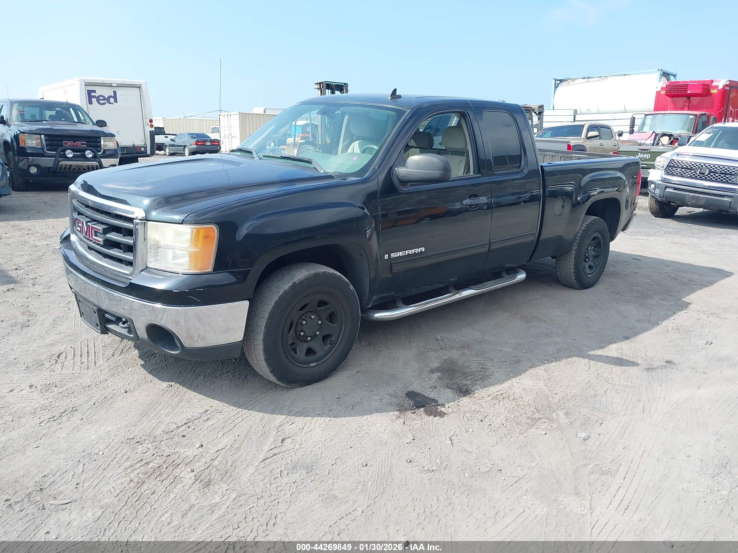 GMC SIERRA image 2