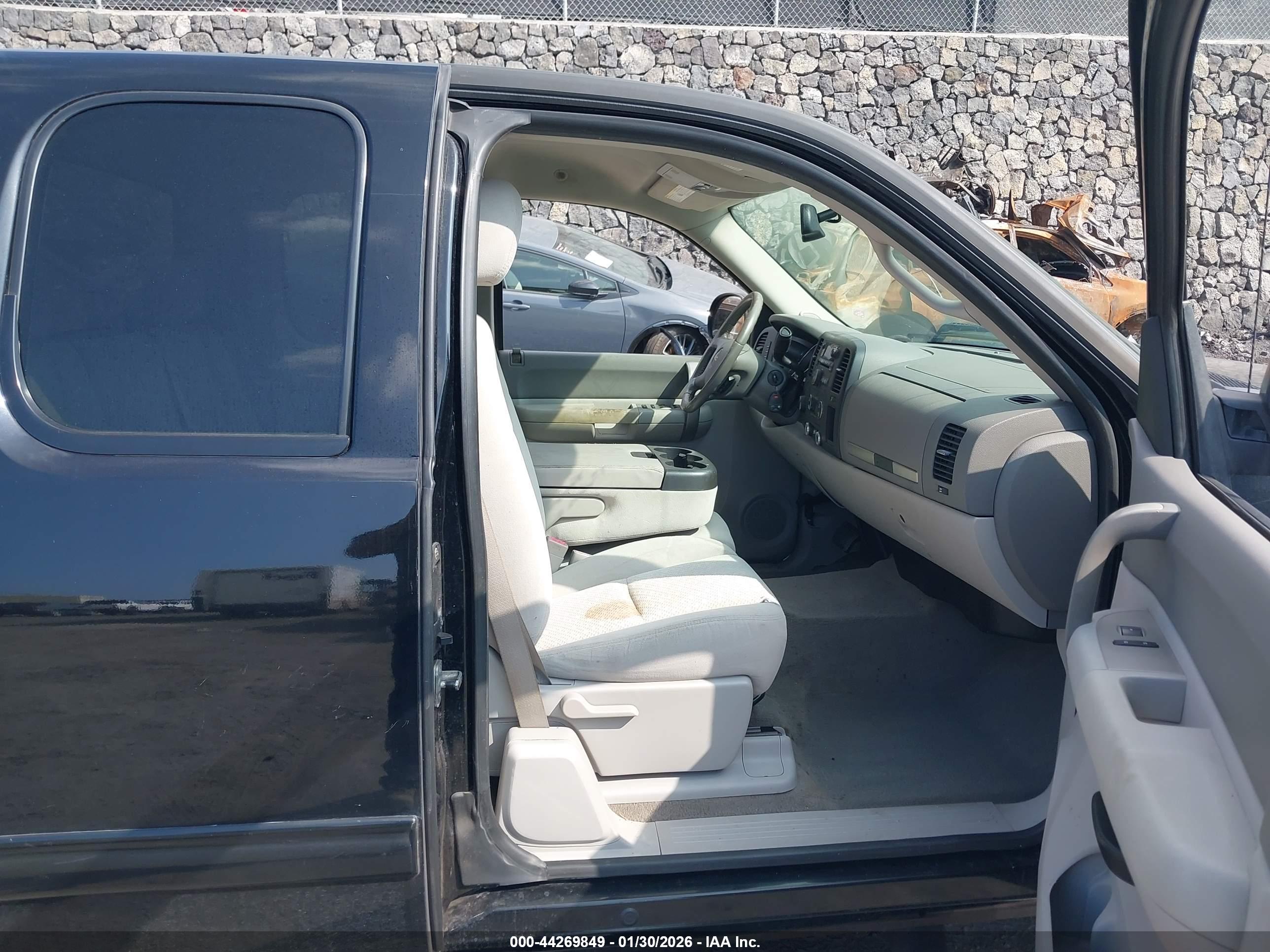 GMC SIERRA image 5