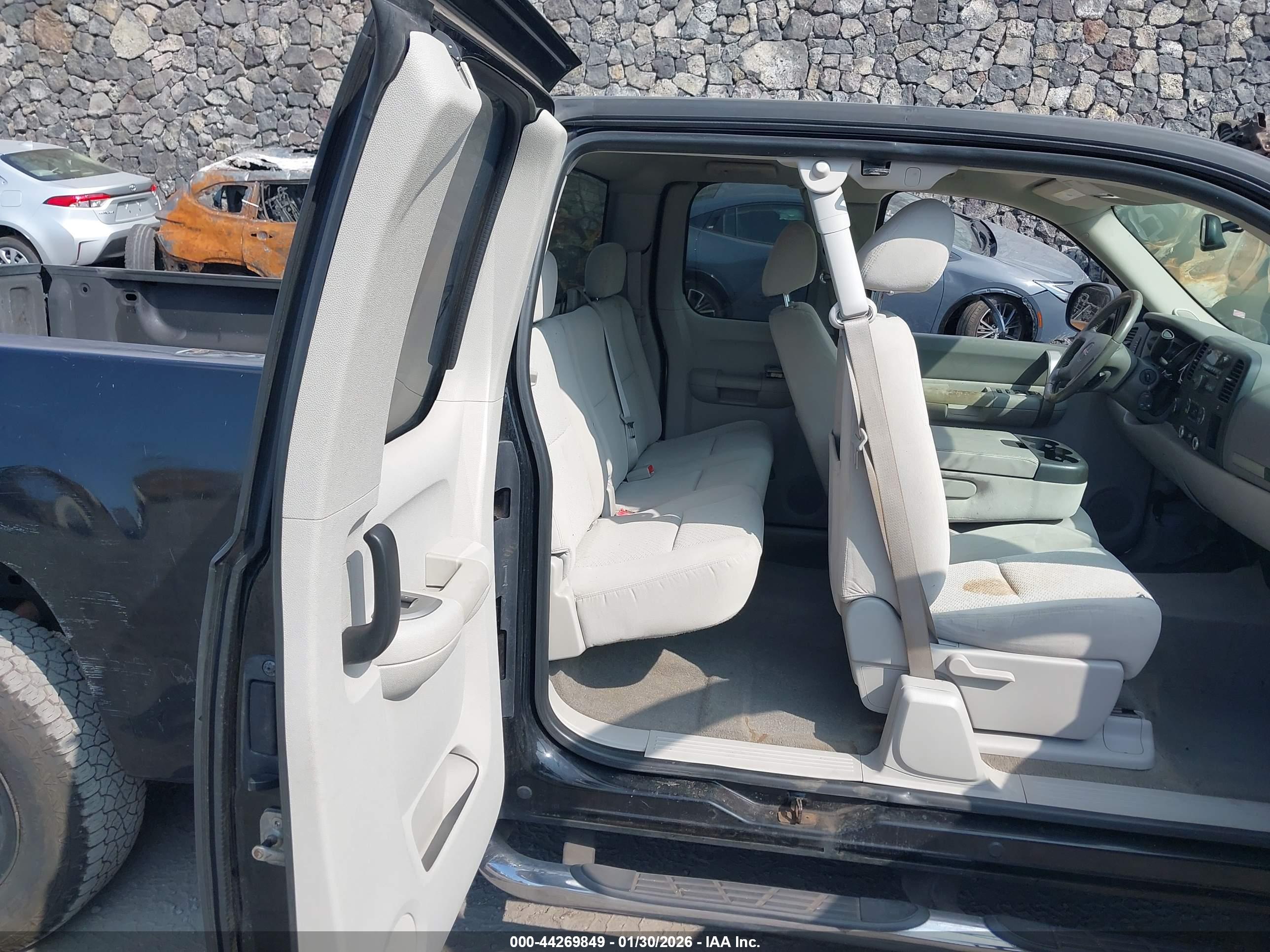 GMC SIERRA image 8