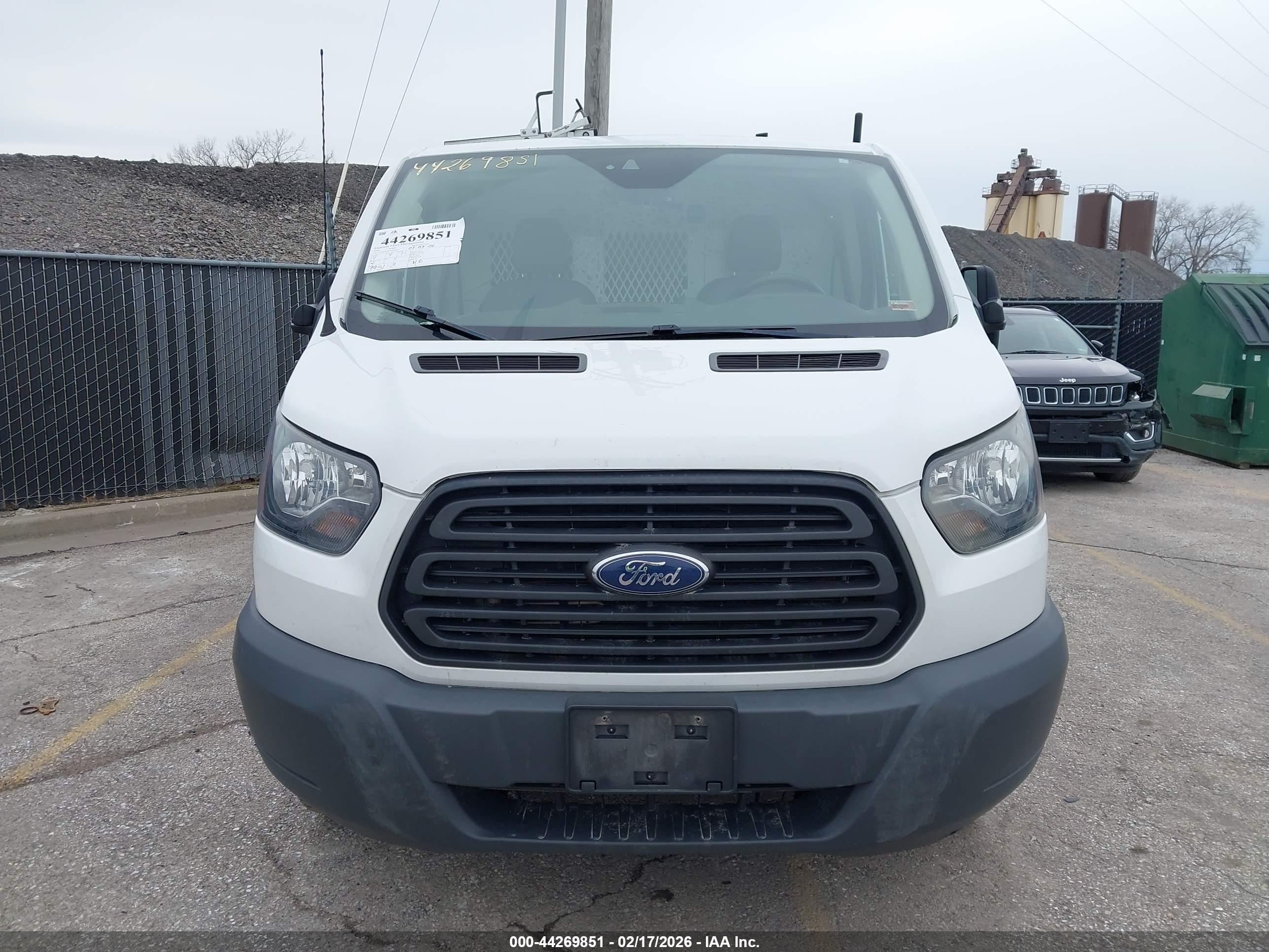 FORD TRANSIT-250 image 6