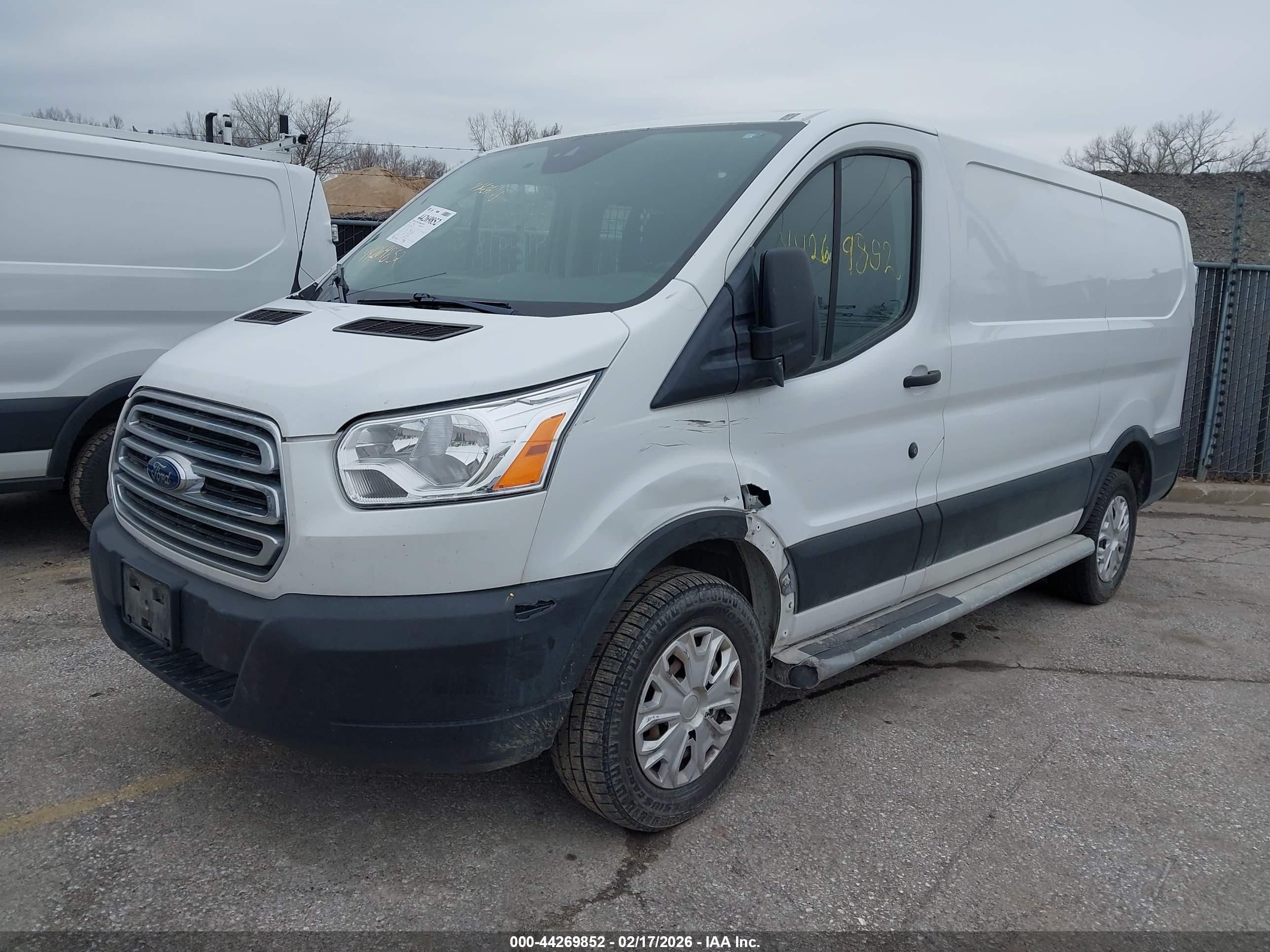 FORD TRANSIT-250 image 2