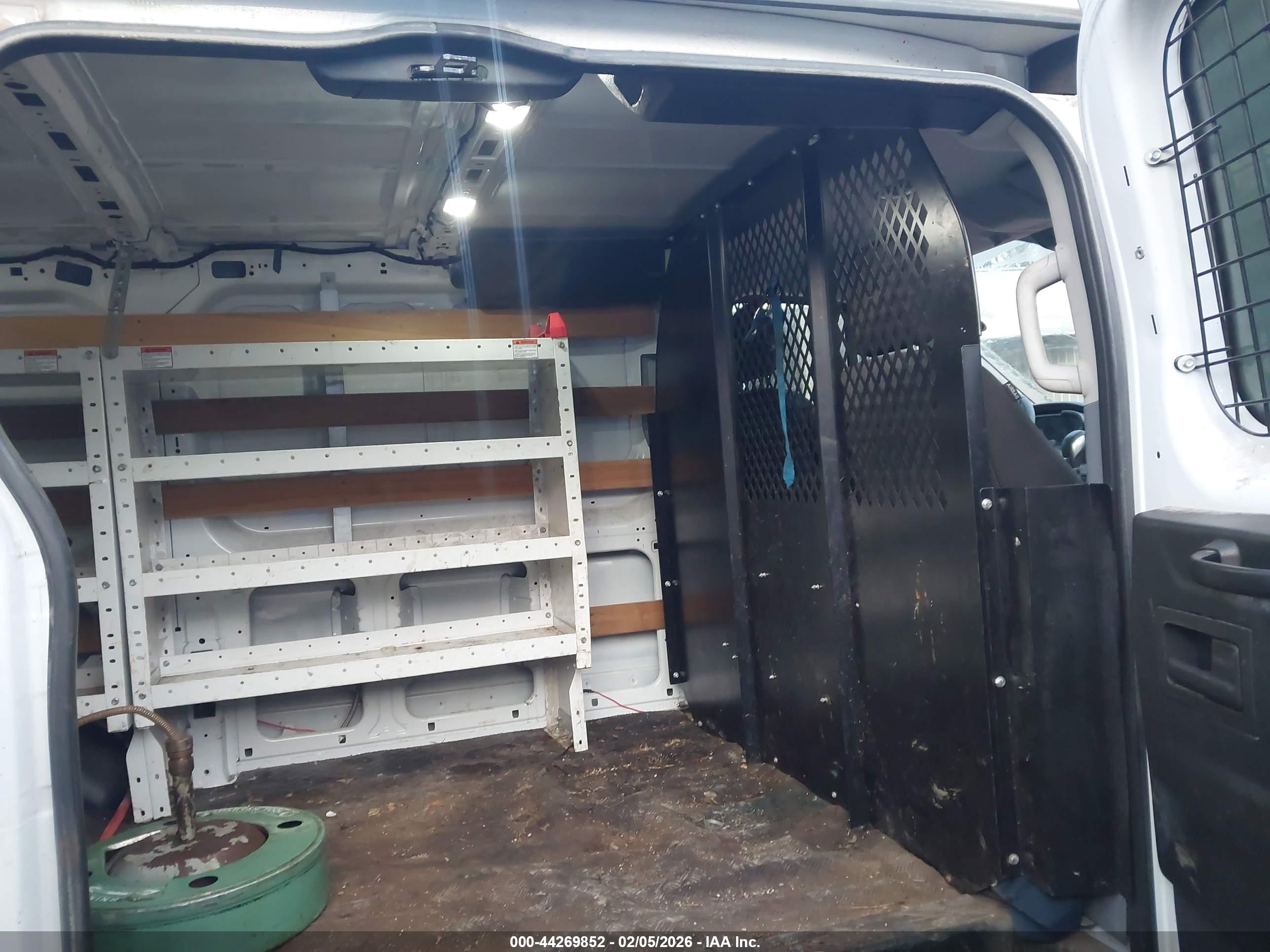 FORD TRANSIT-250 image 8