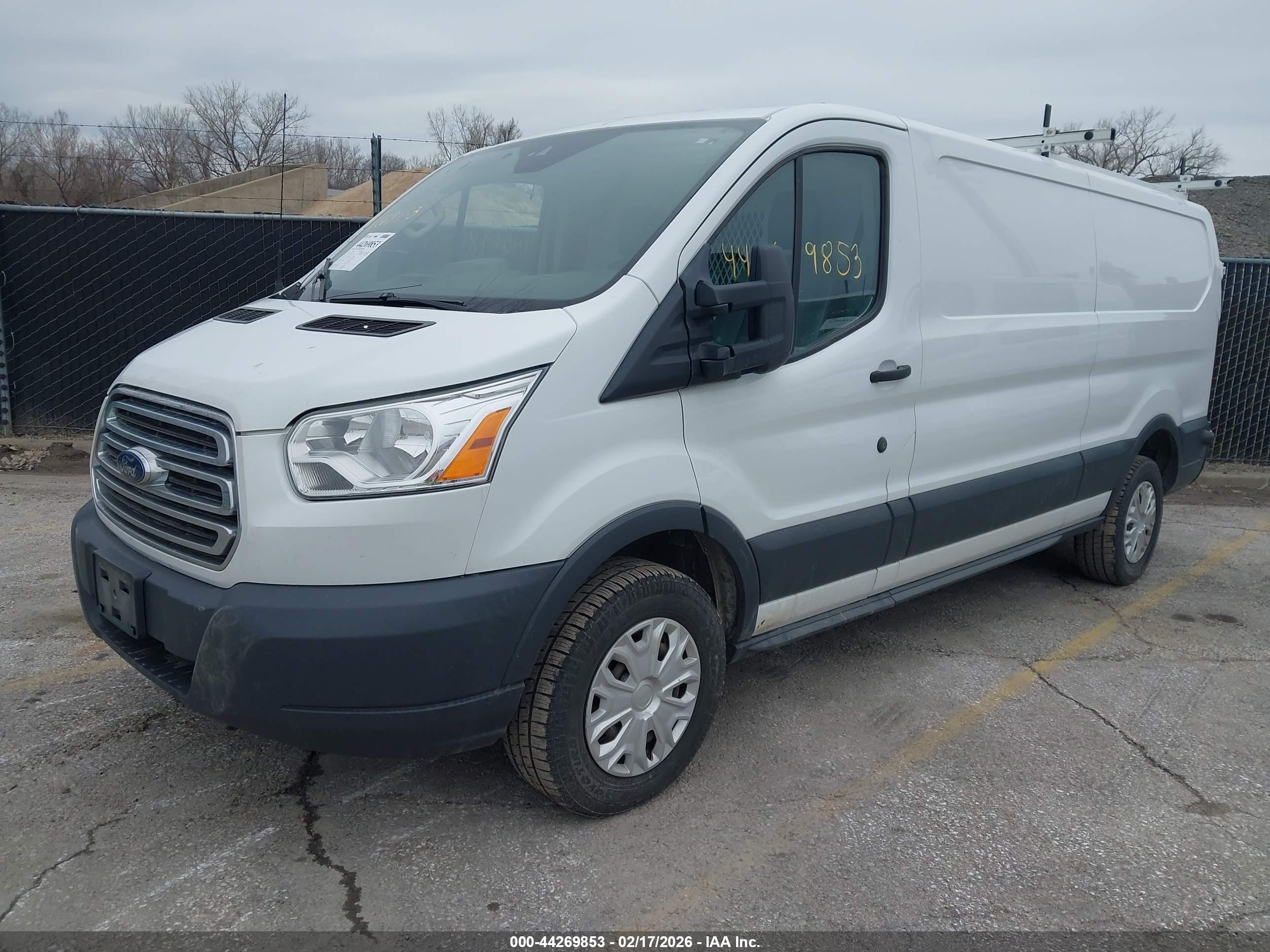 FORD TRANSIT-250 image 2