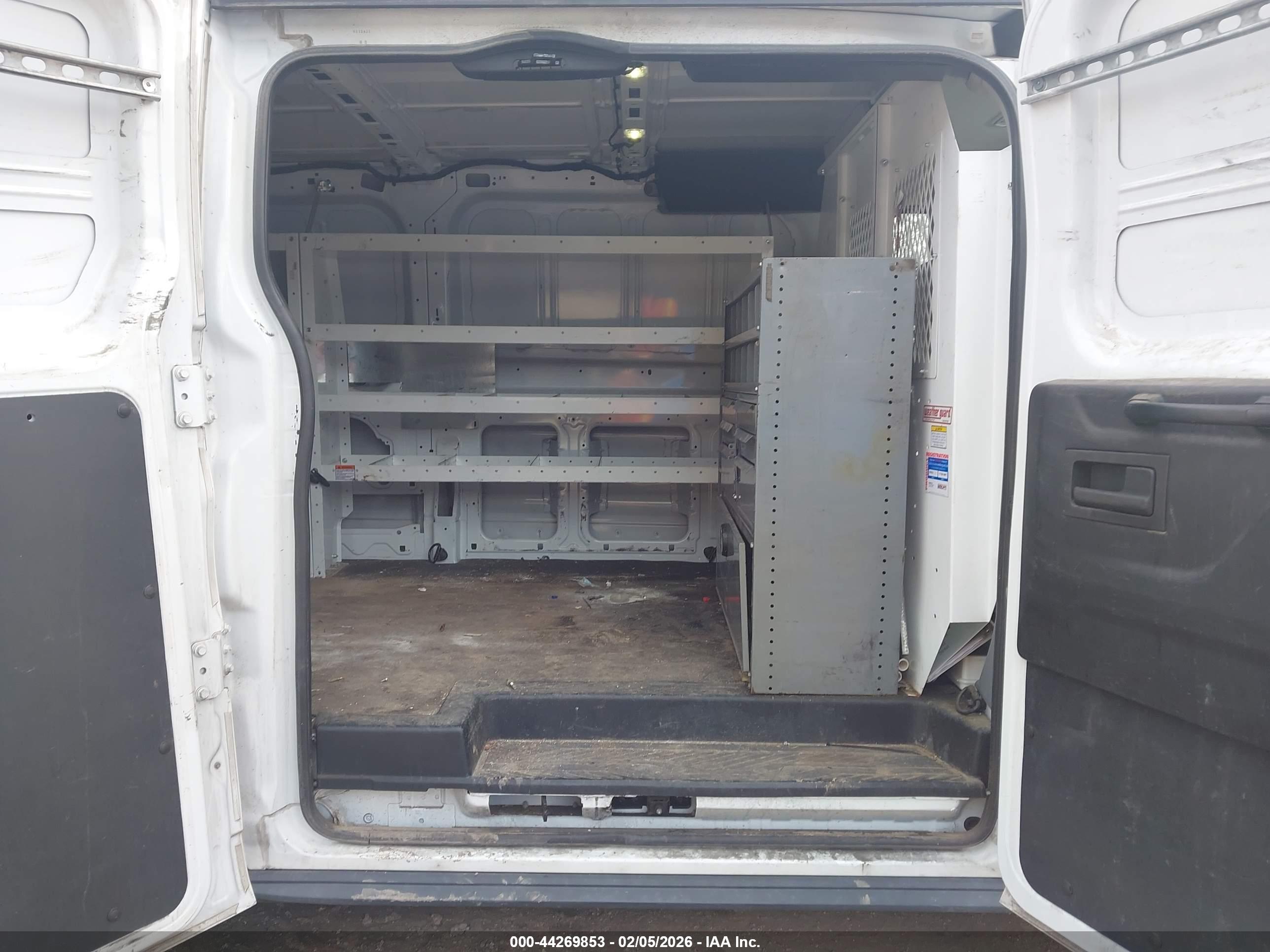 FORD TRANSIT-250 image 8