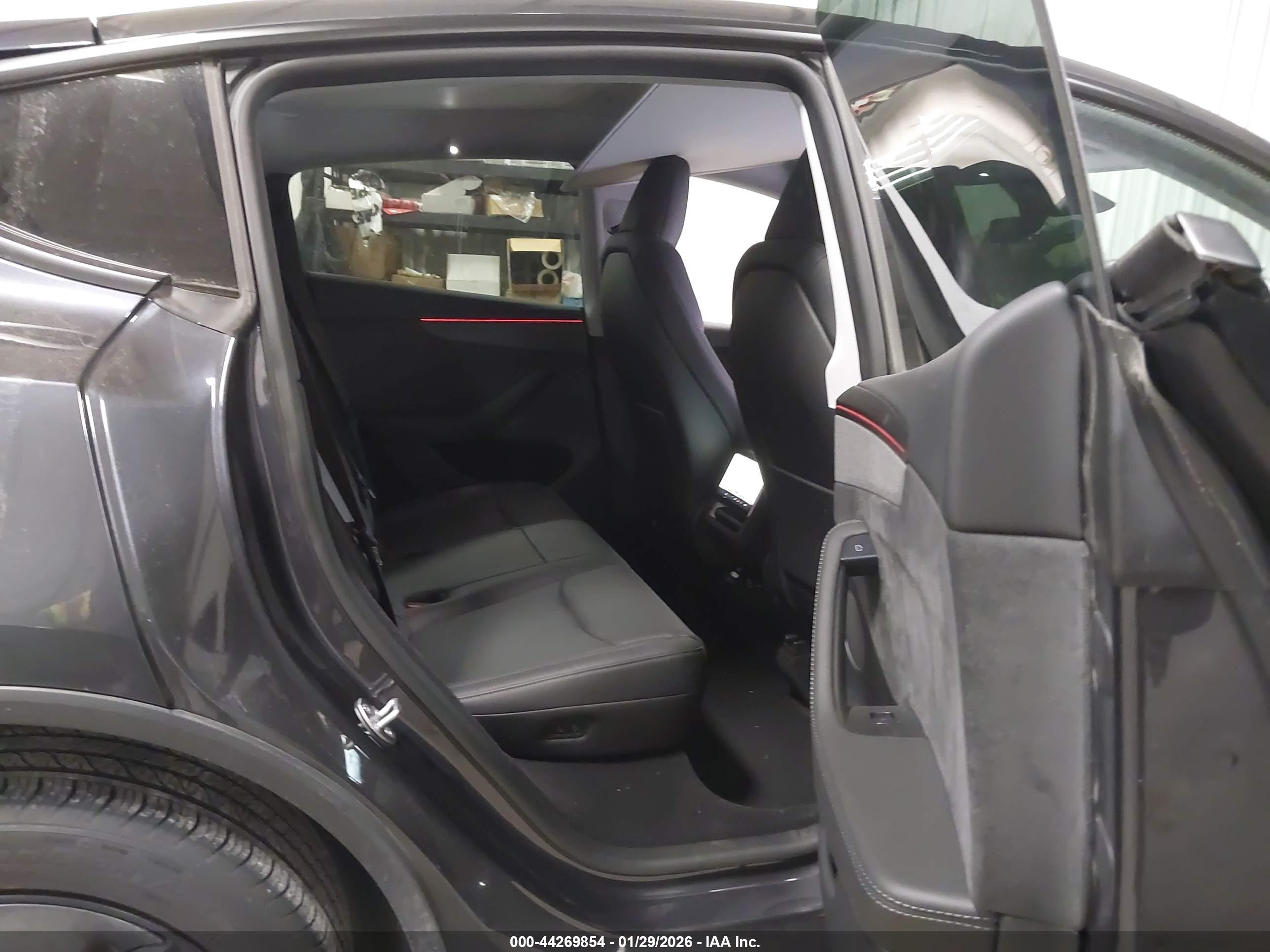 TESLA MODEL image 8