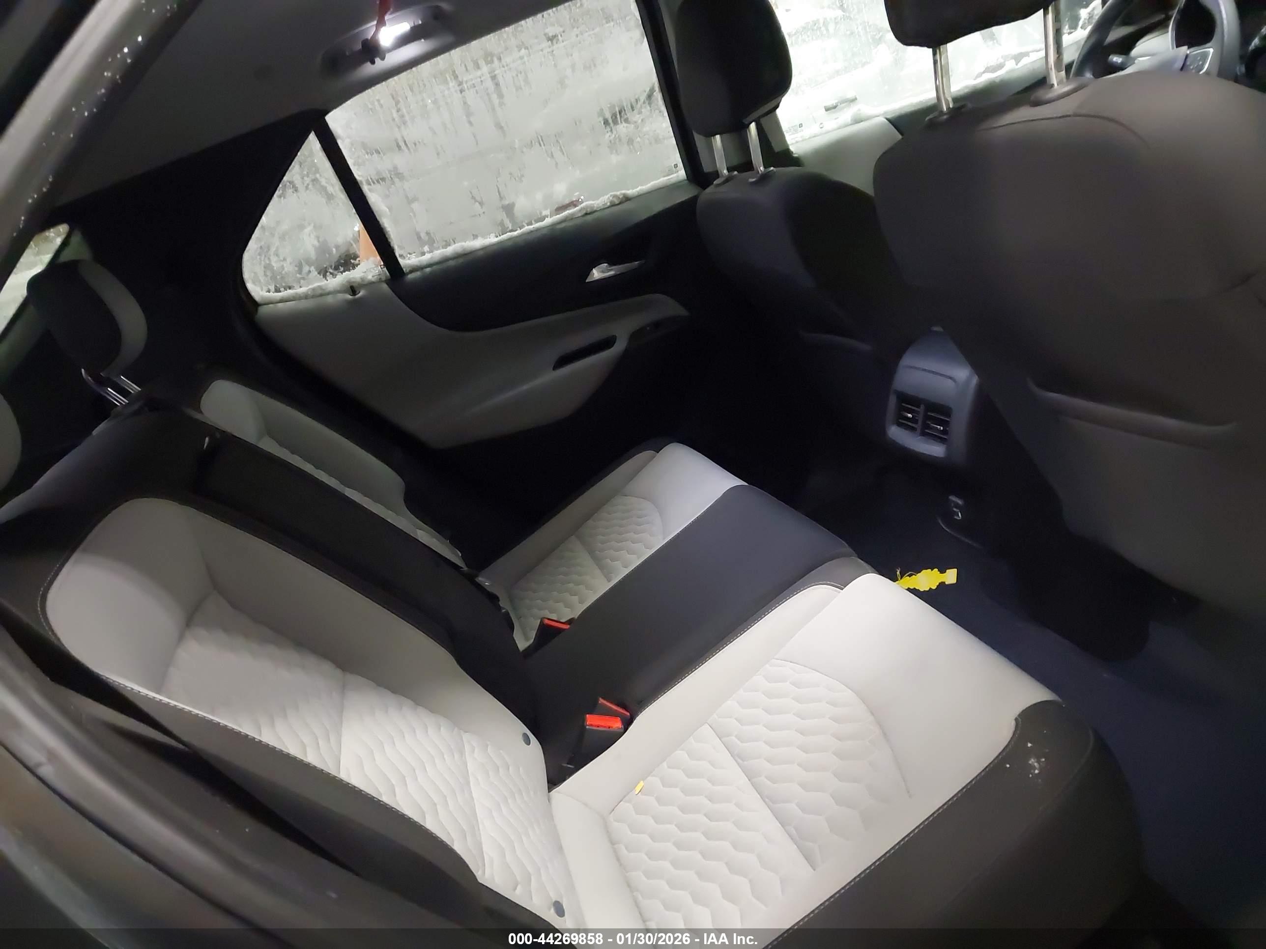 CHEVROLET EQUINOX image 8