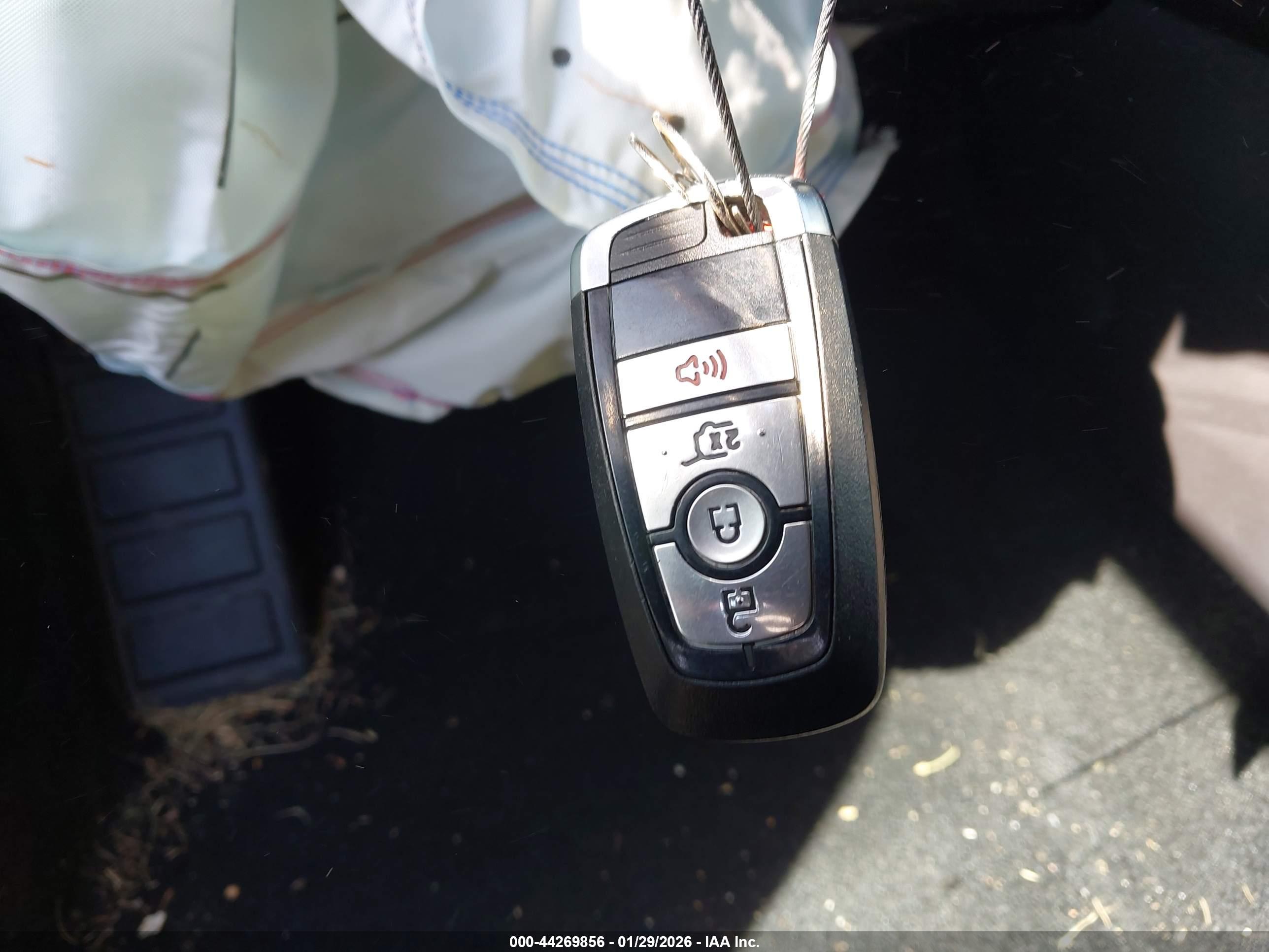 FORD ESCAPE image 11