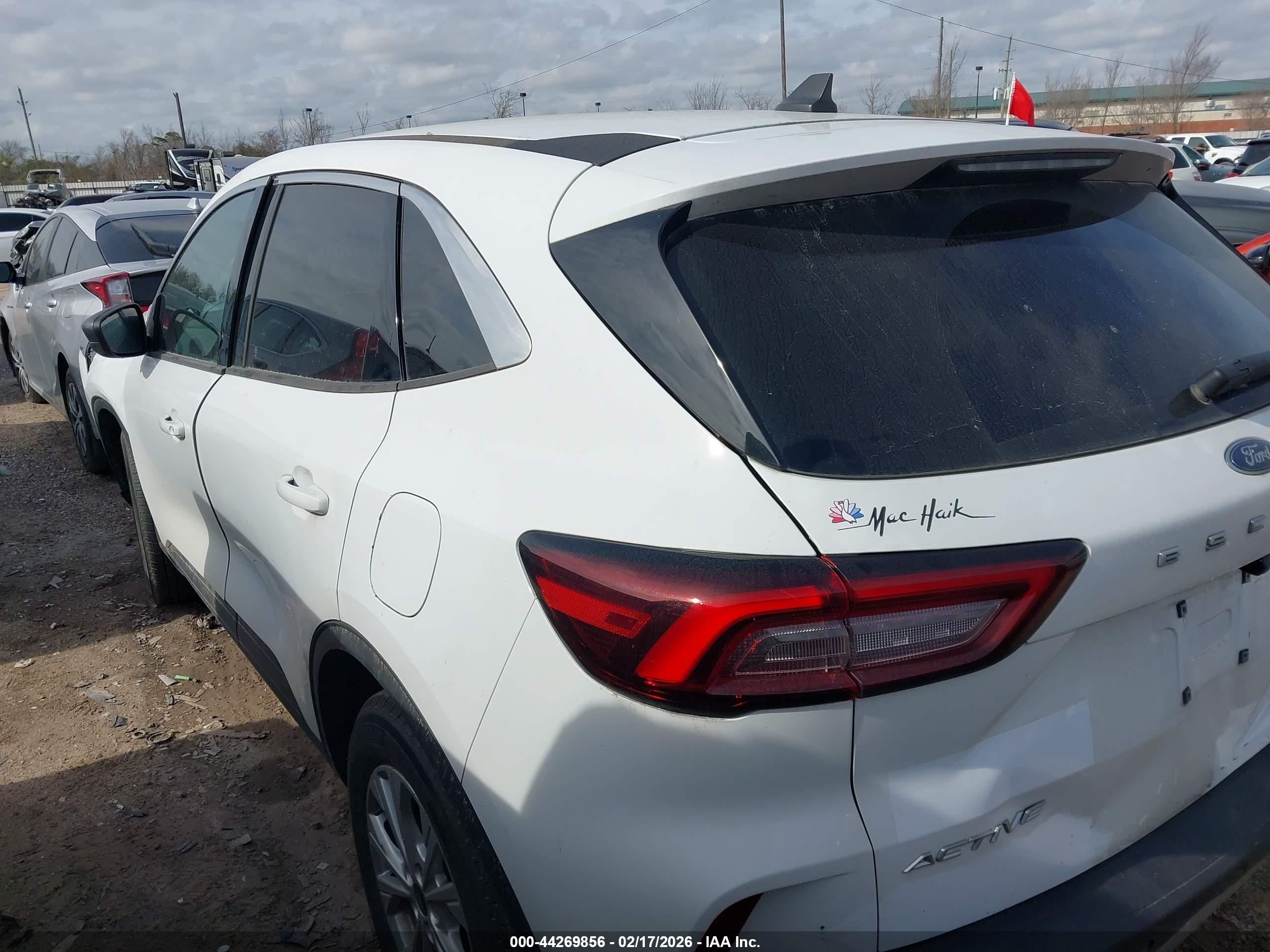 FORD ESCAPE image 3