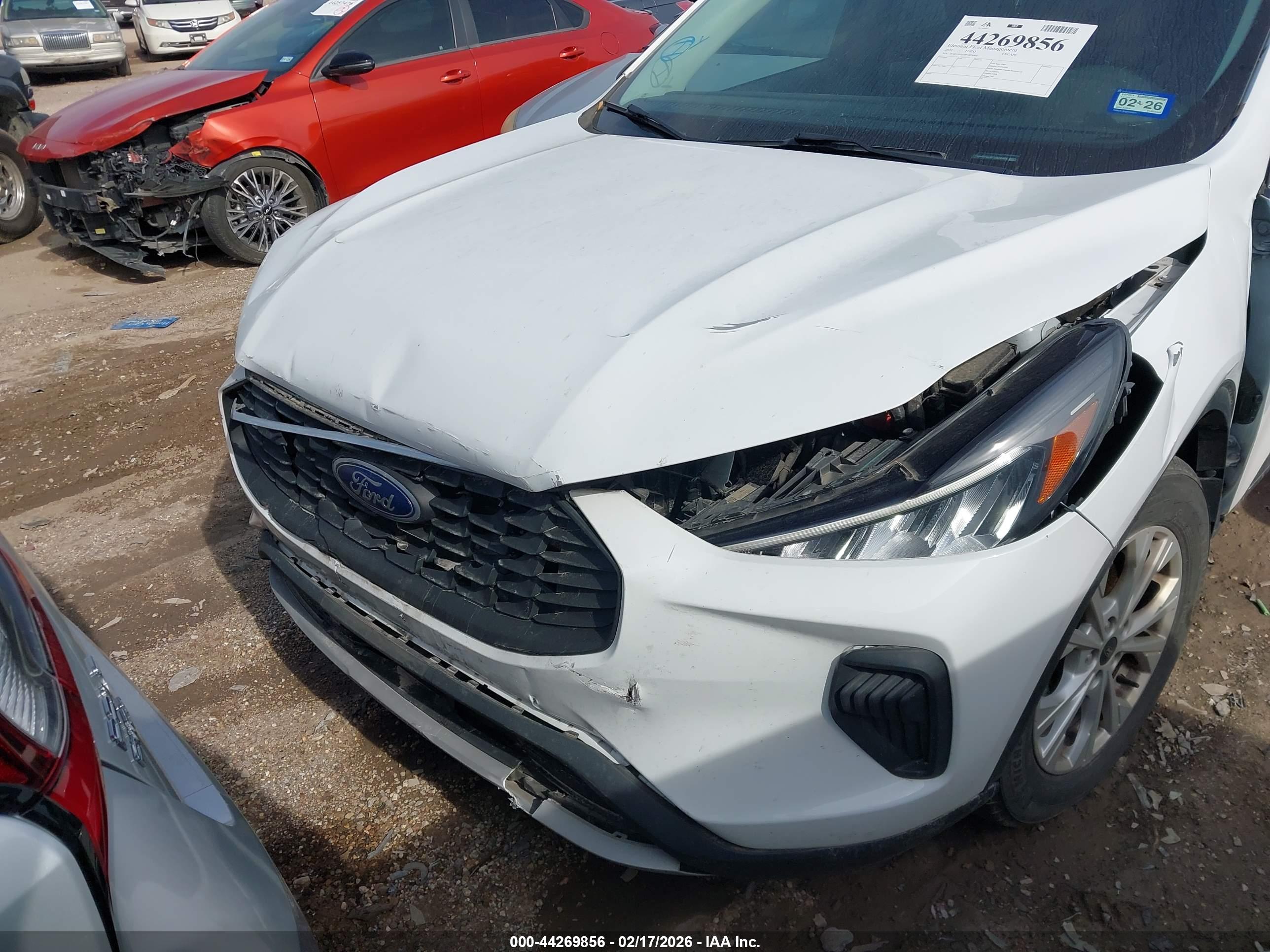FORD ESCAPE image 6