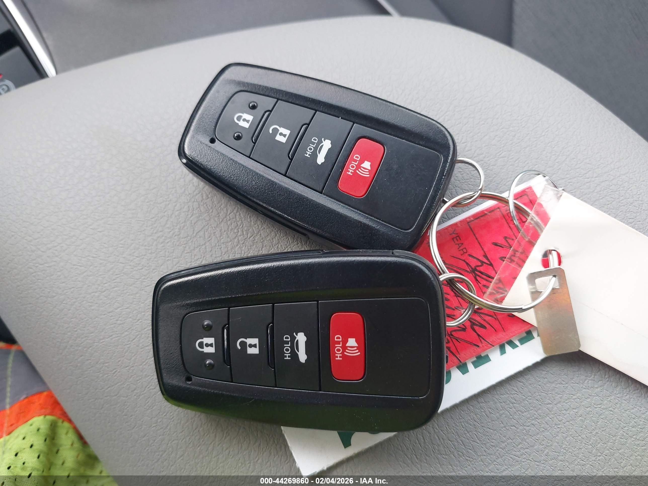 TOYOTA CAMRY image 11