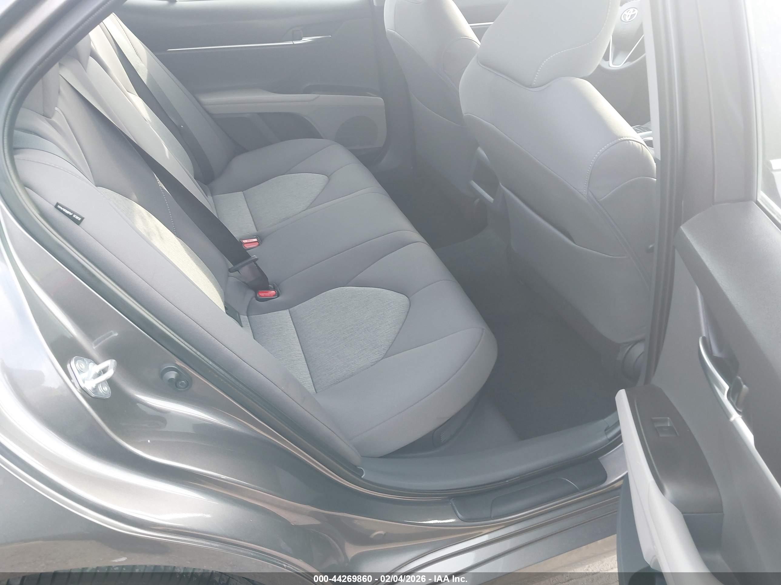 TOYOTA CAMRY image 8