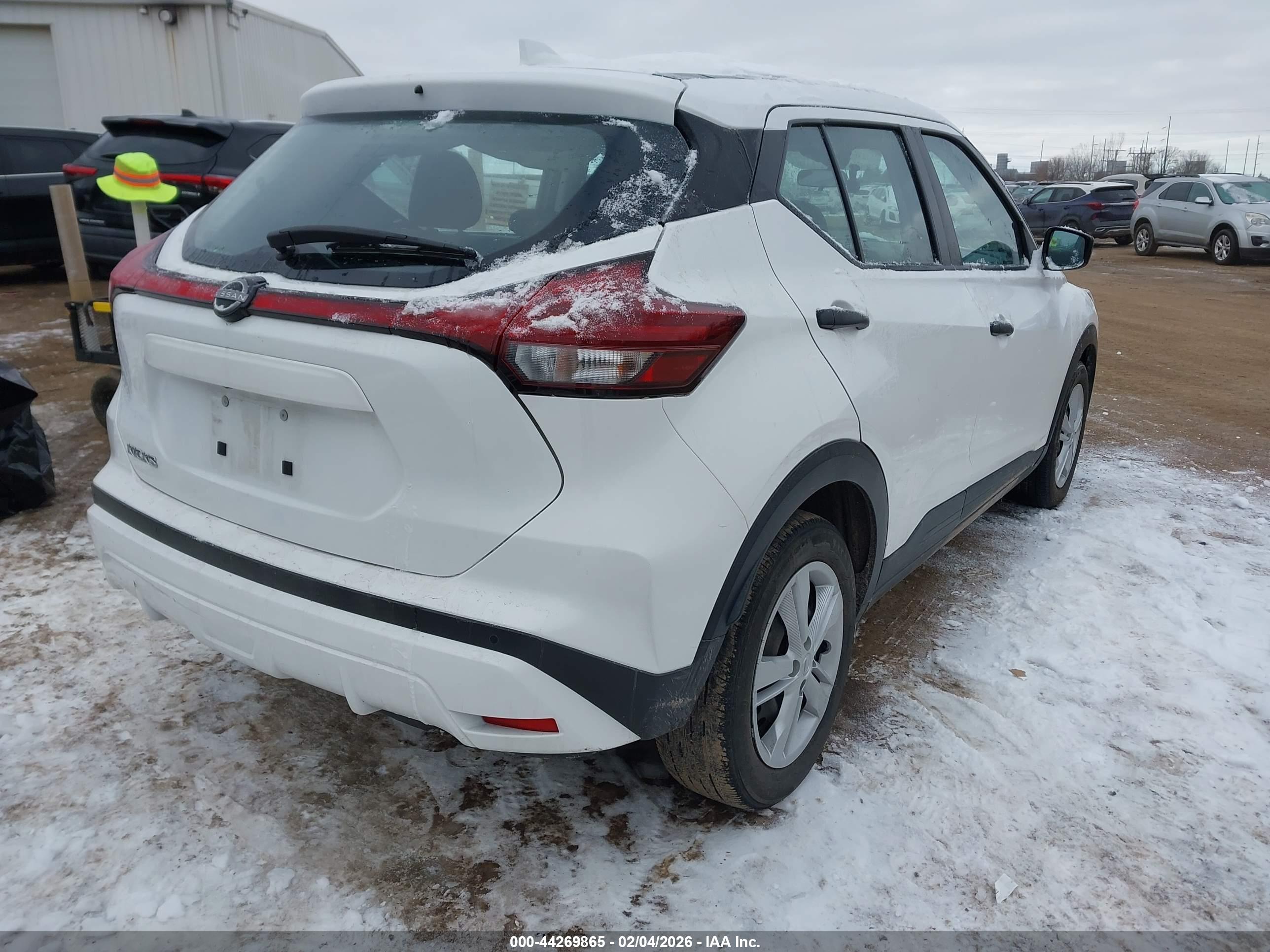NISSAN KICKS image 4