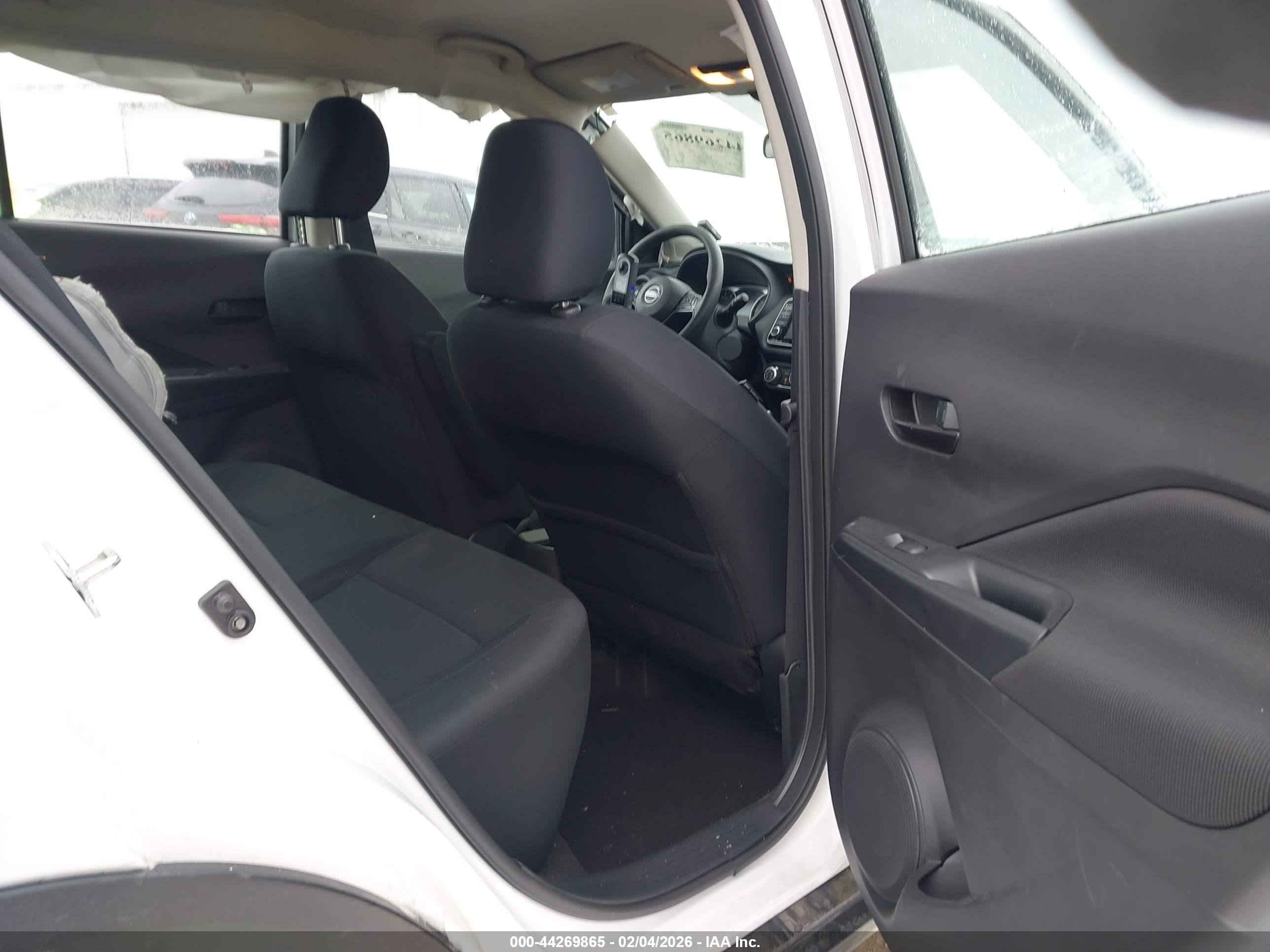 NISSAN KICKS image 8