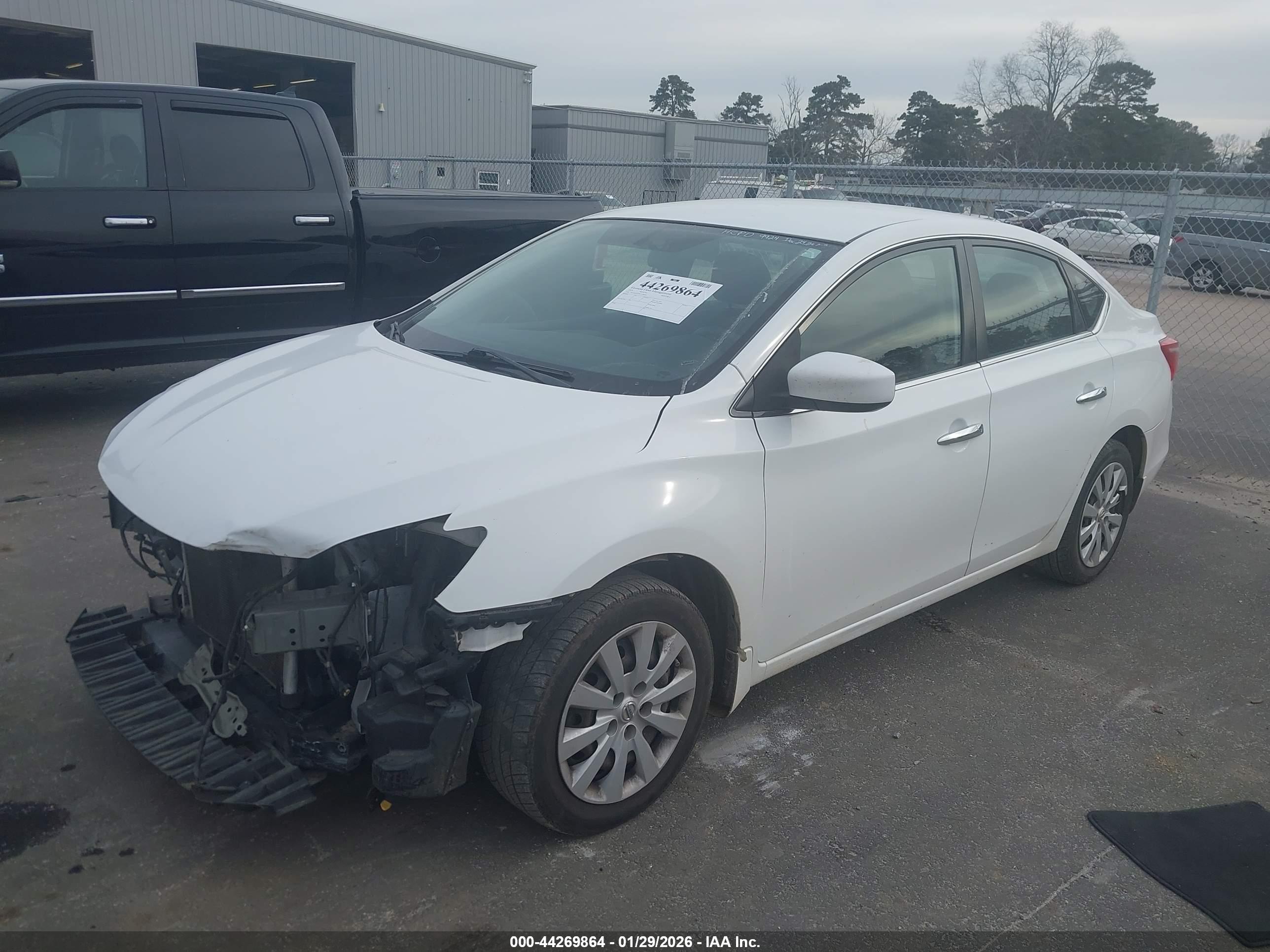 NISSAN SENTRA image 2